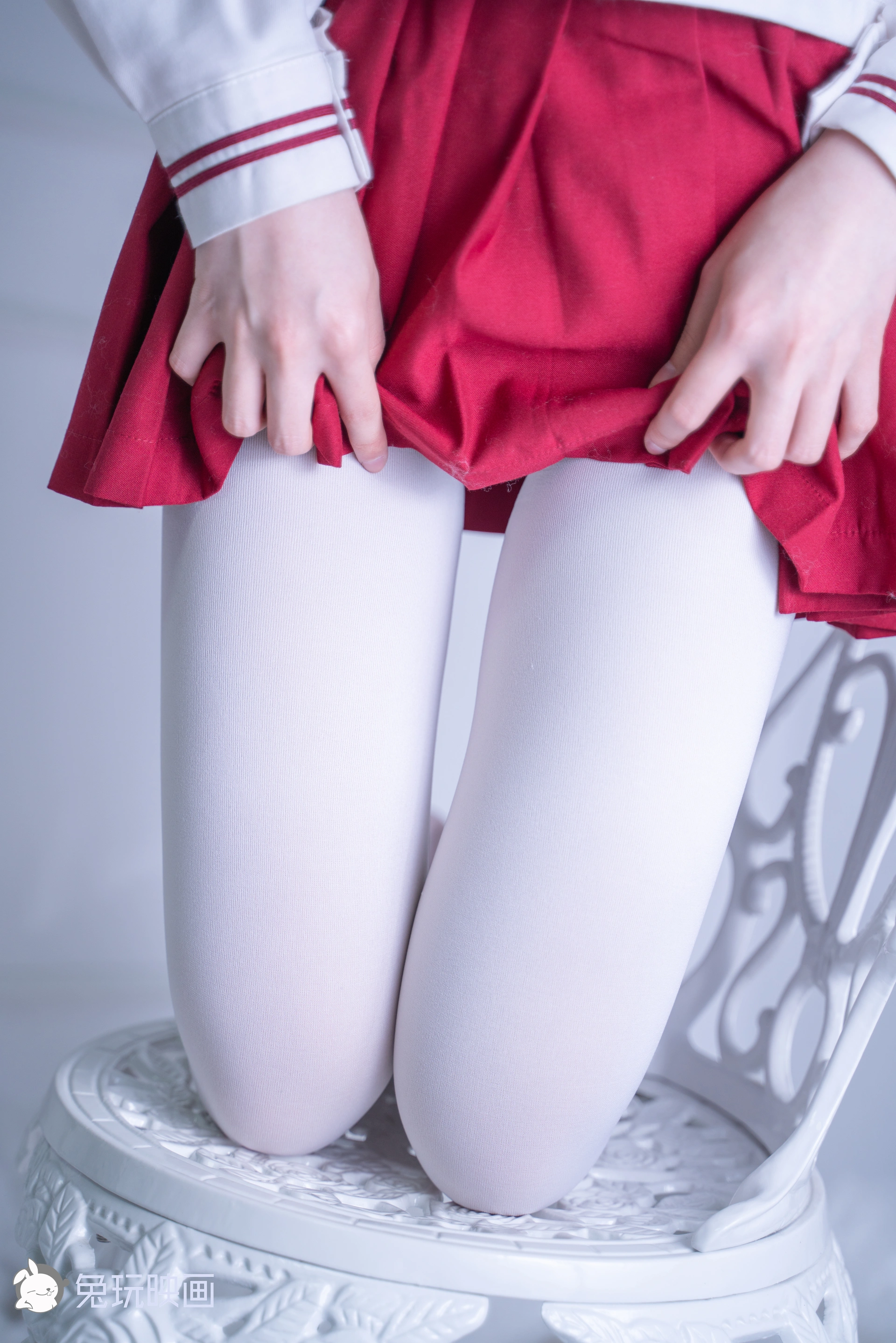 C00.004 红裙与白丝 [44P-996MB]