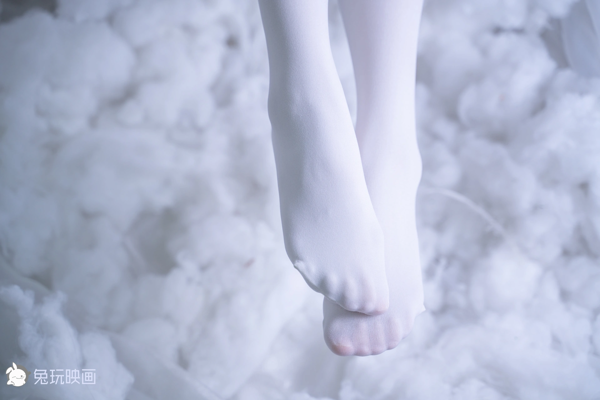 C00.004 红裙与白丝 [44P-996MB]