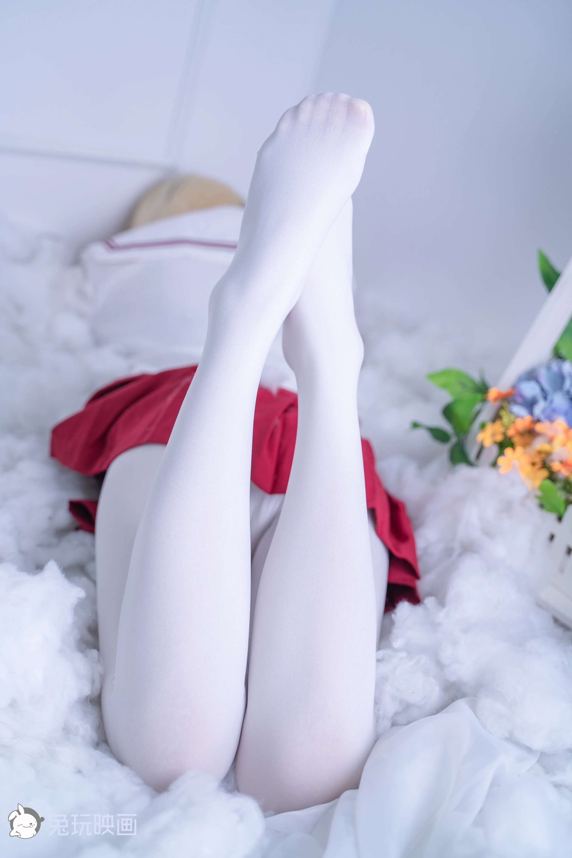 C00.004 红裙与白丝 [44P-996MB]