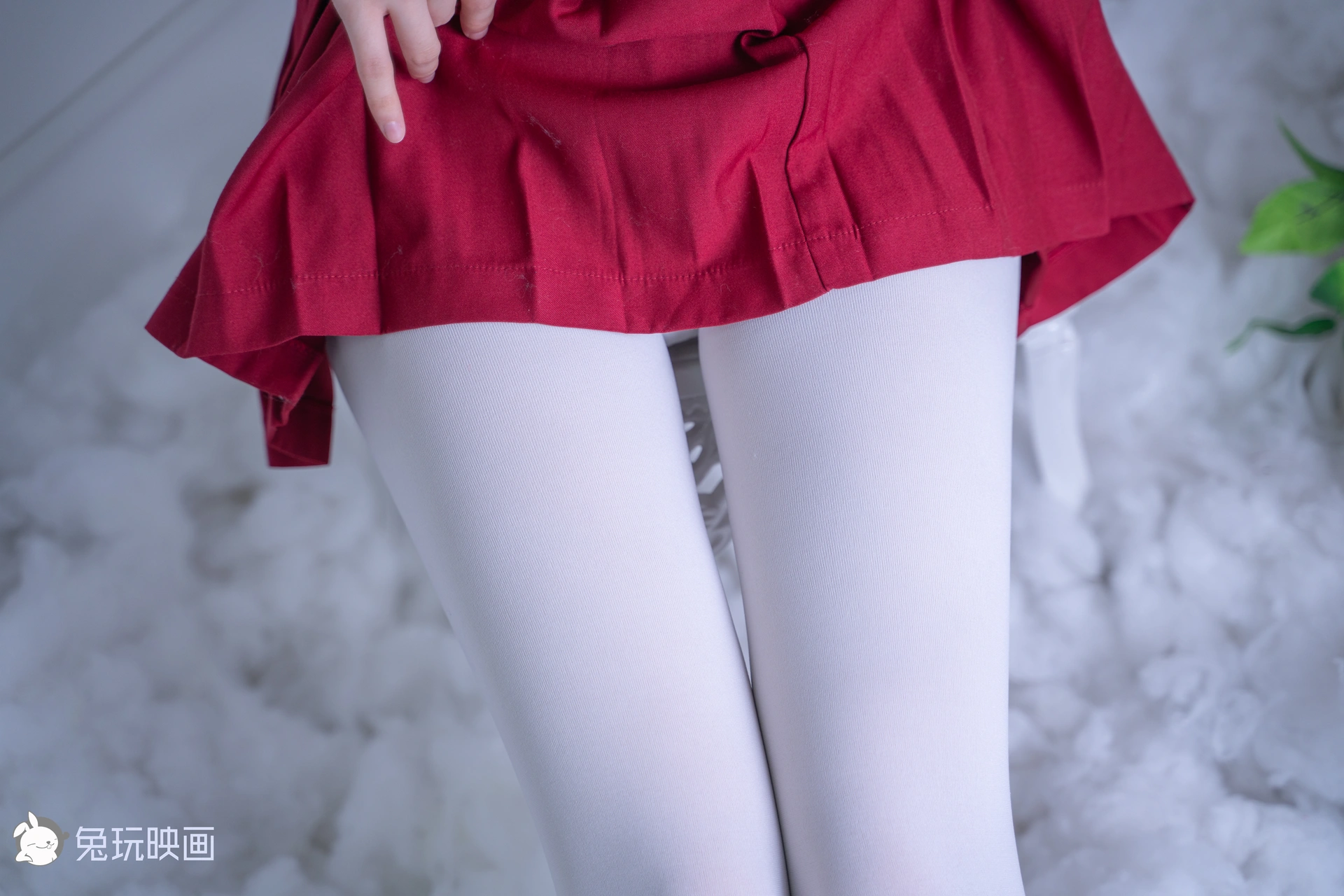 C00.004 红裙与白丝 [44P-996MB]