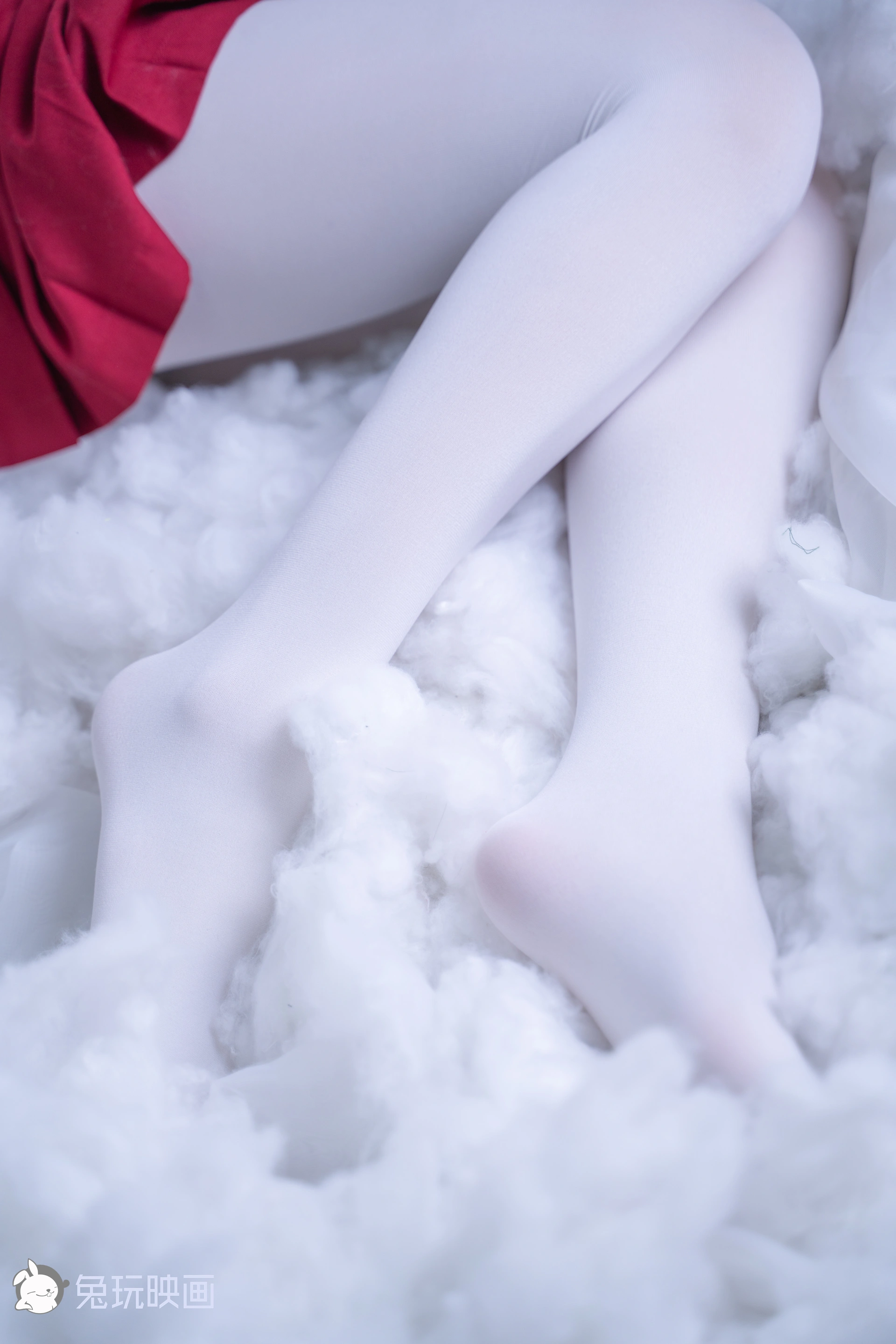 C00.004 红裙与白丝 [44P-996MB]