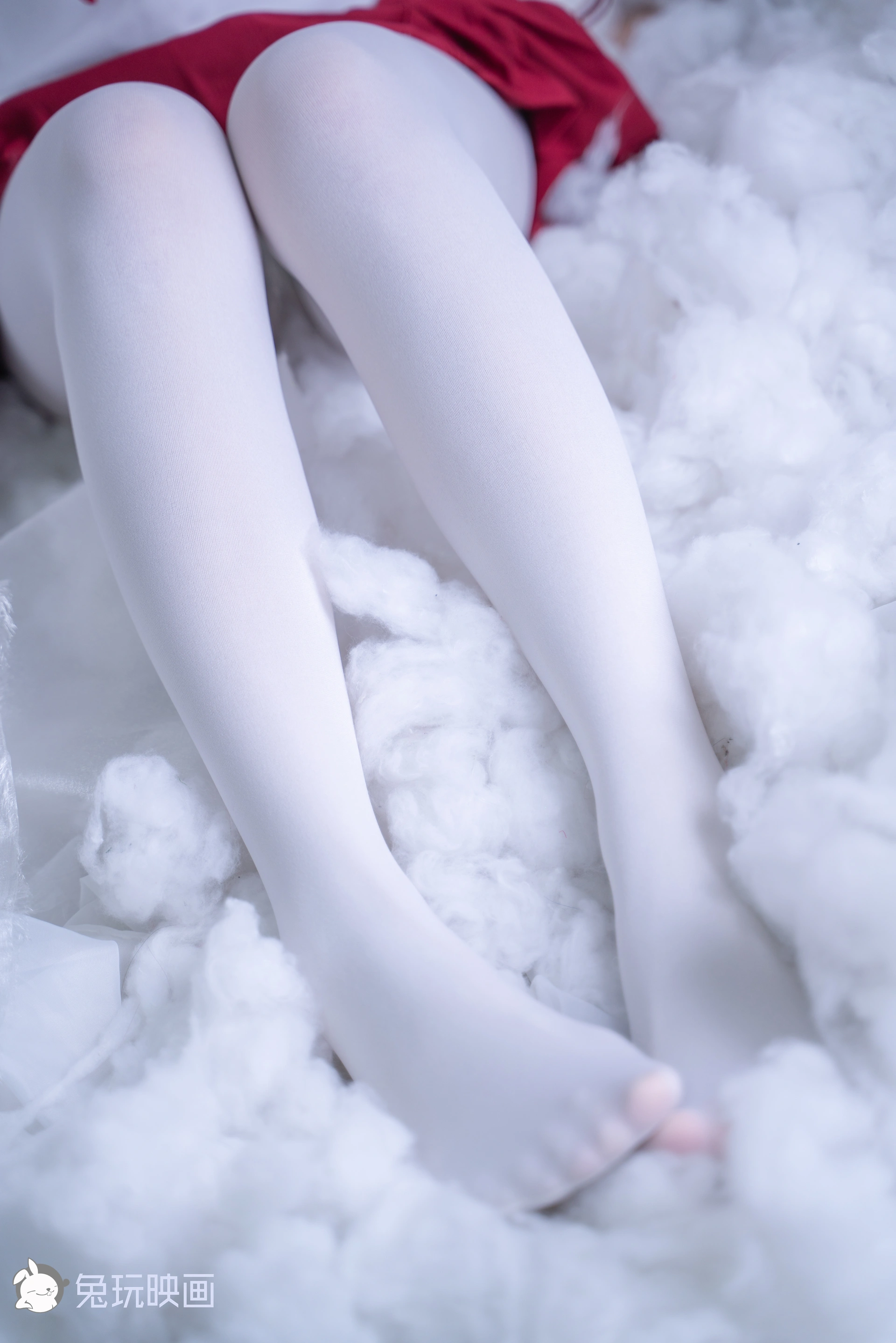 C00.004 红裙与白丝 [44P-996MB]