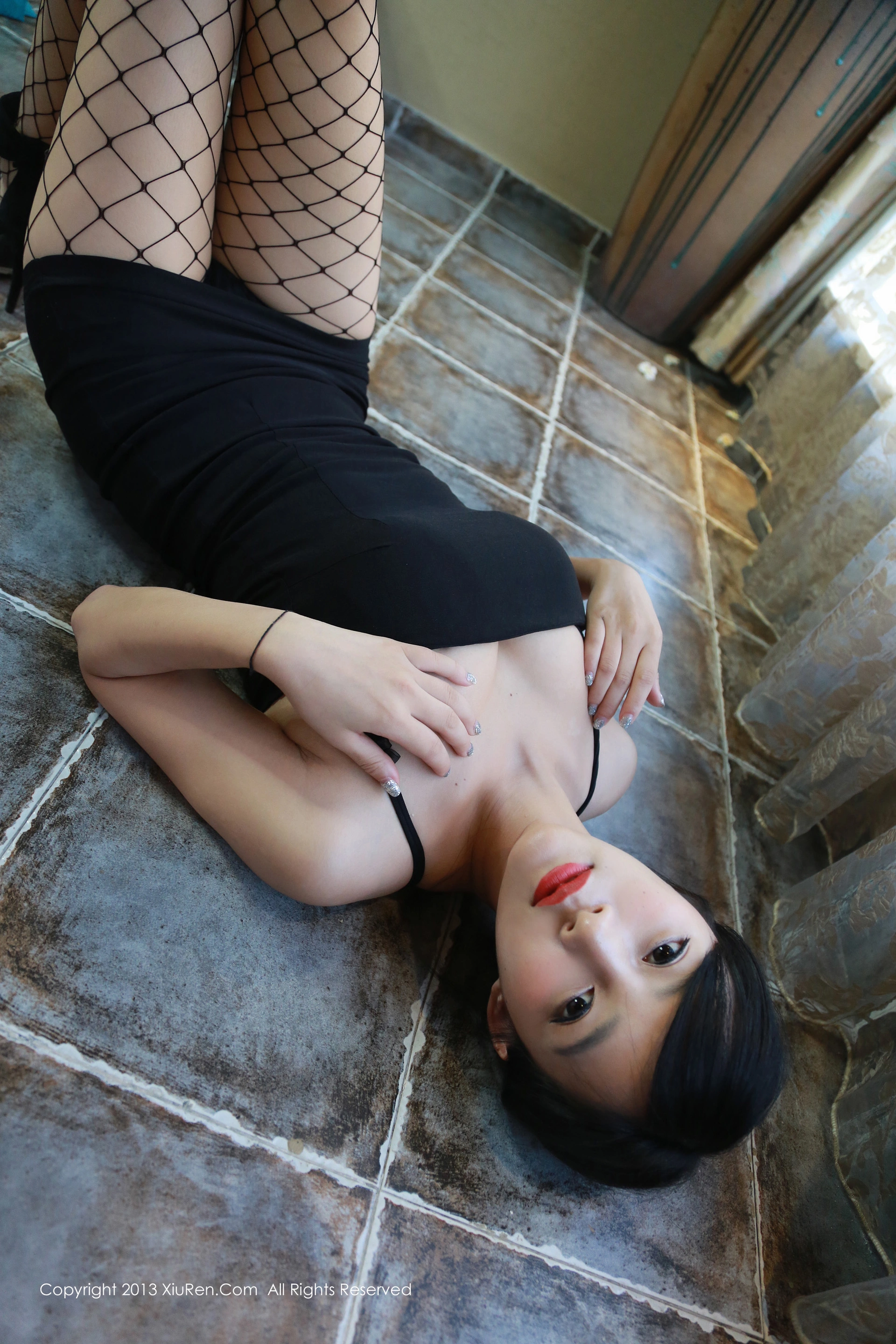 XiuRen秀人网 2013.09.10 No.007 易欣viya