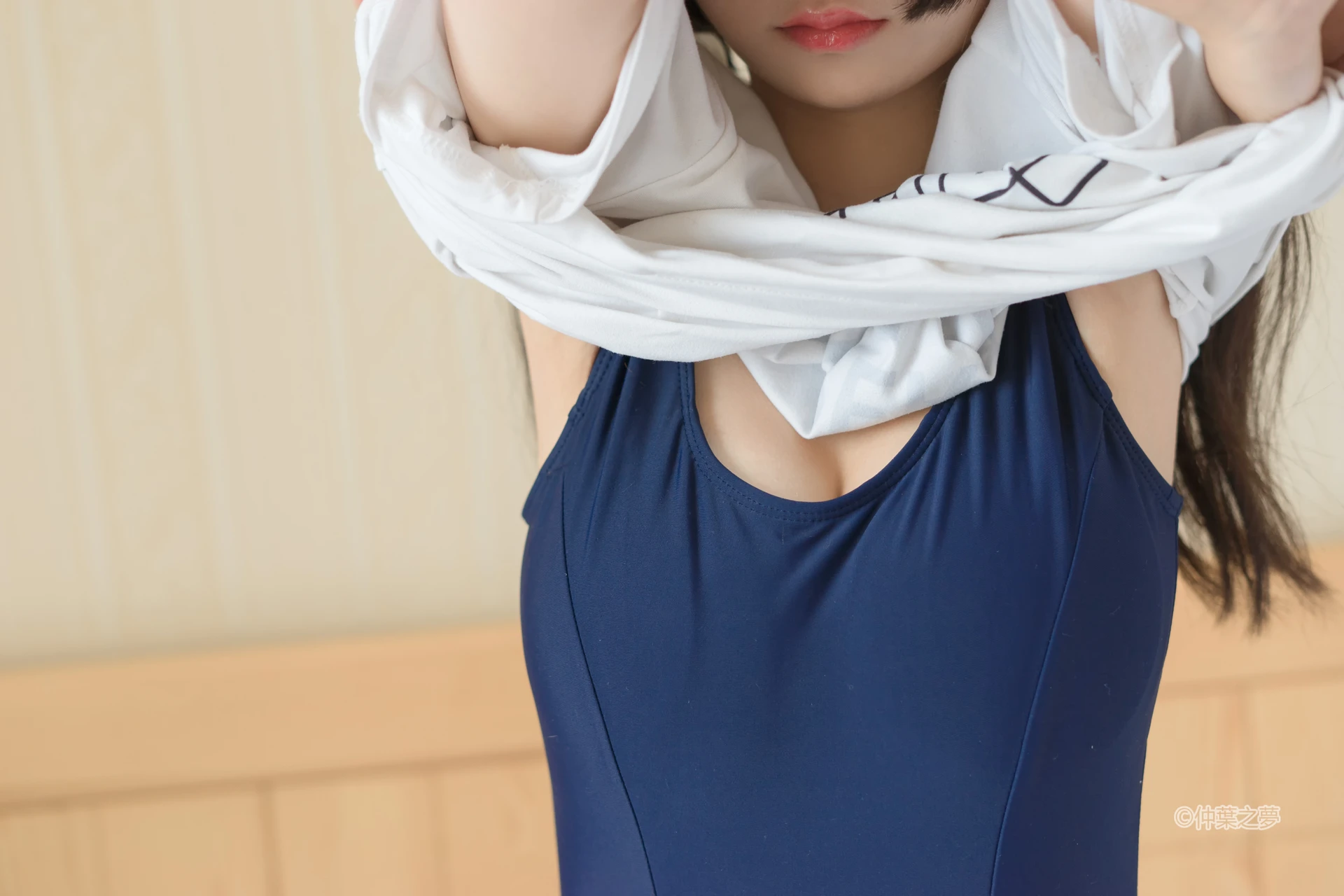 轻兰映画 SPL.011 [72P-137M]白丝, 美腿, 美足, 轻兰映画