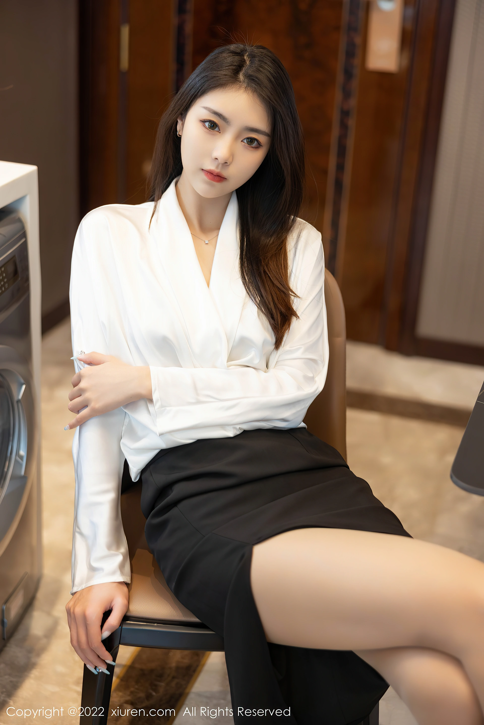 XiuRen秀人网 2022.04.14 No.4869 可樂Vicky 丝袜美腿 [70+1P661M]