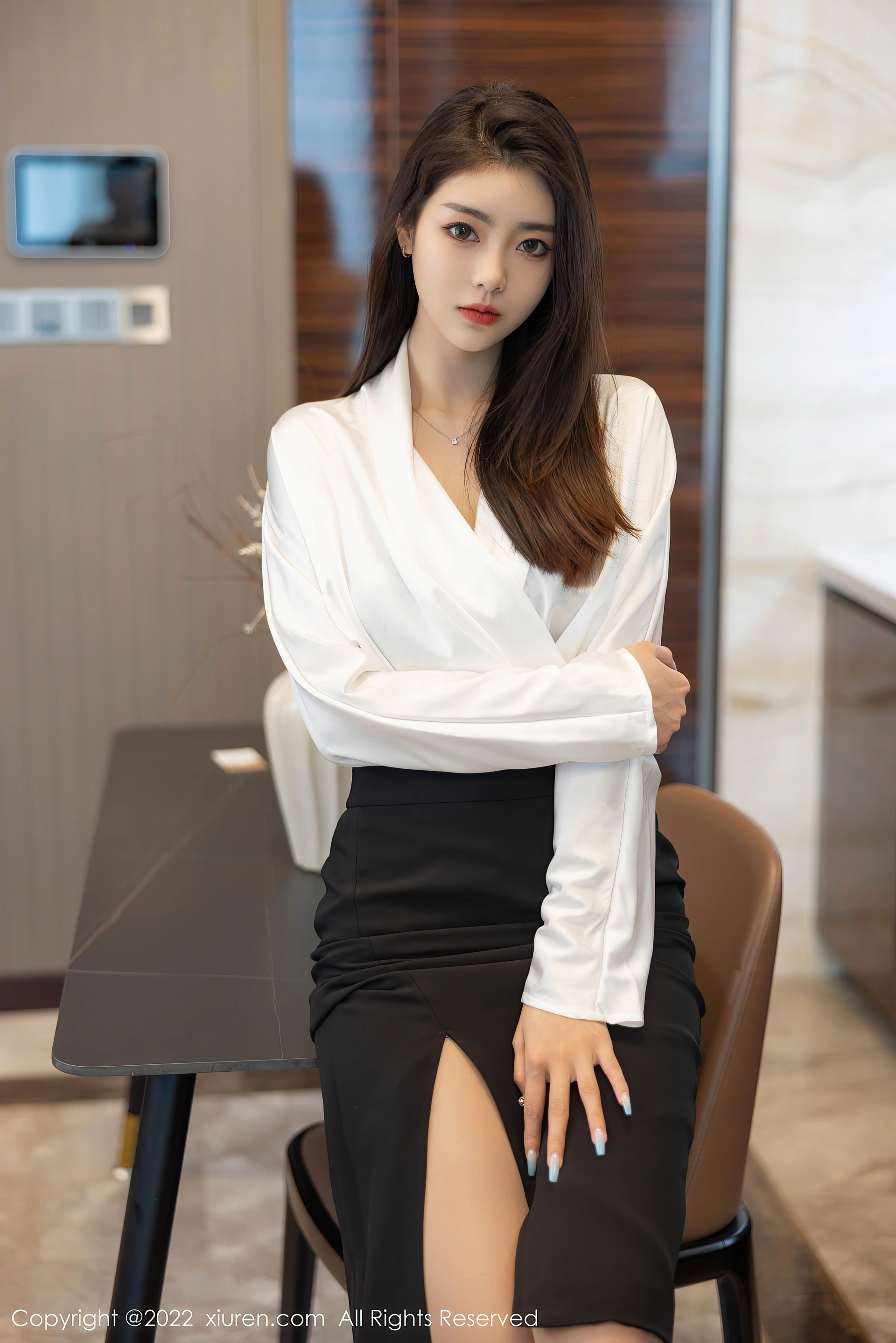 XiuRen秀人网 2022.04.14 No.4869 可樂Vicky 丝袜美腿 [70+1P661M]