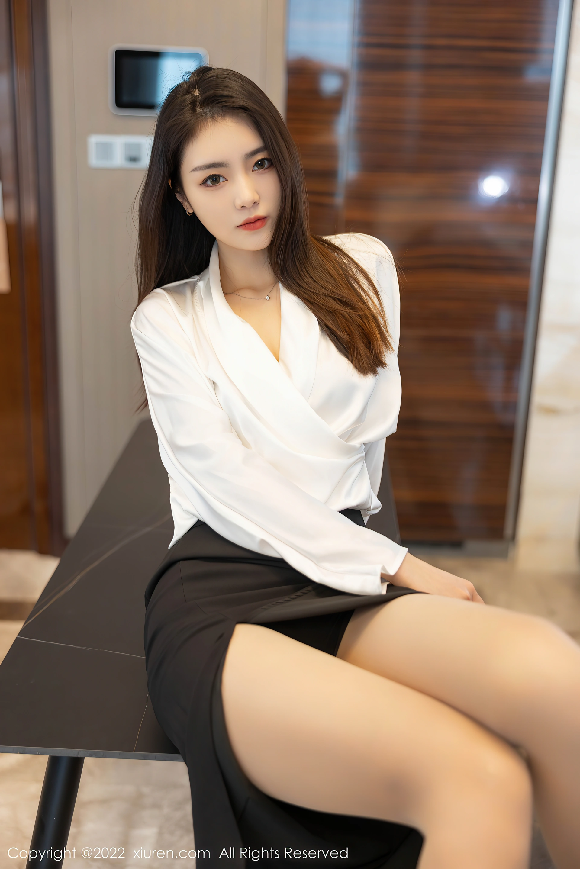 XiuRen秀人网 2022.04.14 No.4869 可樂Vicky 丝袜美腿 [70+1P661M]