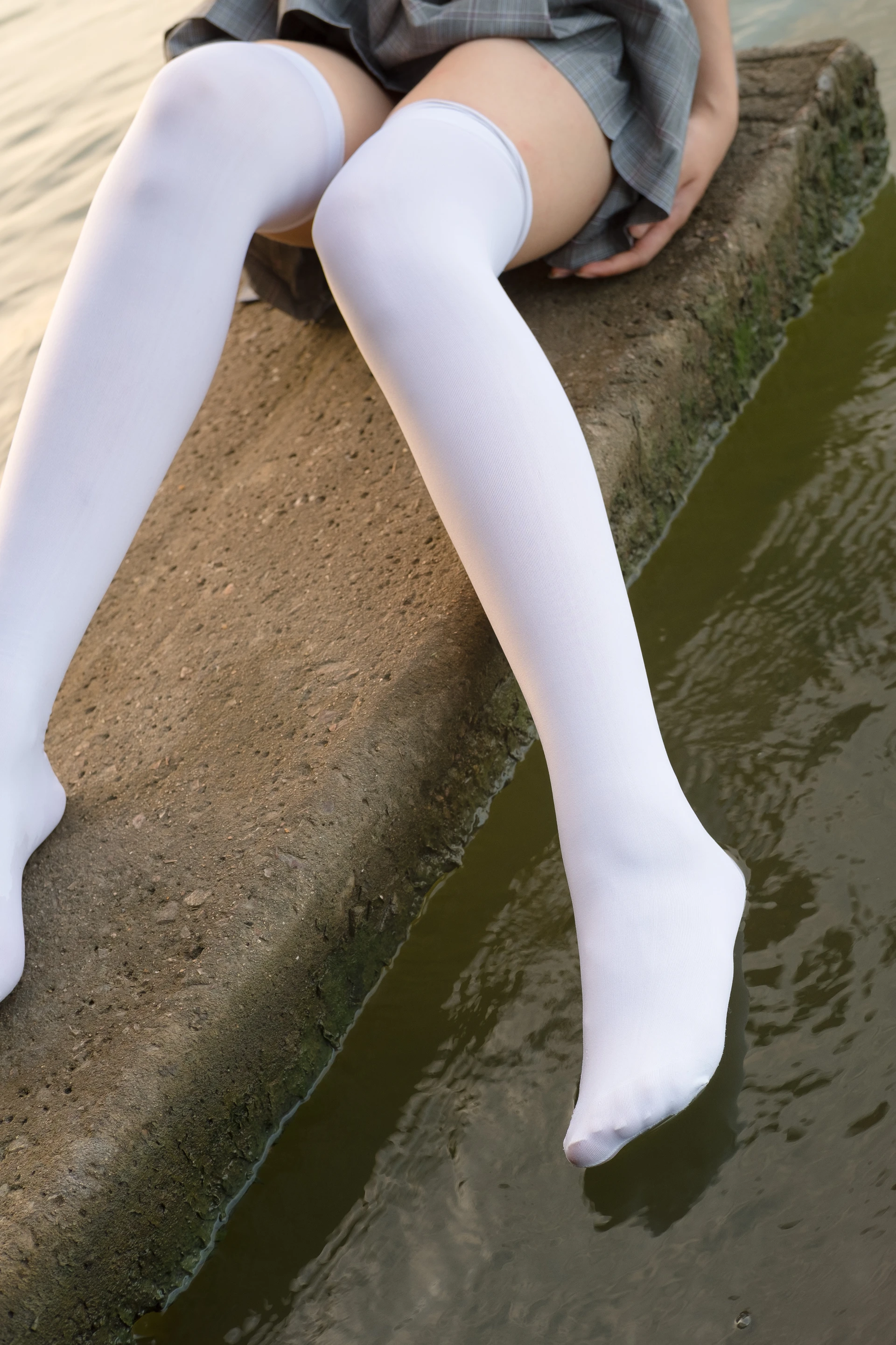 森萝财团 R15-032 [113P-914M]学生装, 森萝财团, 白丝, 美腿