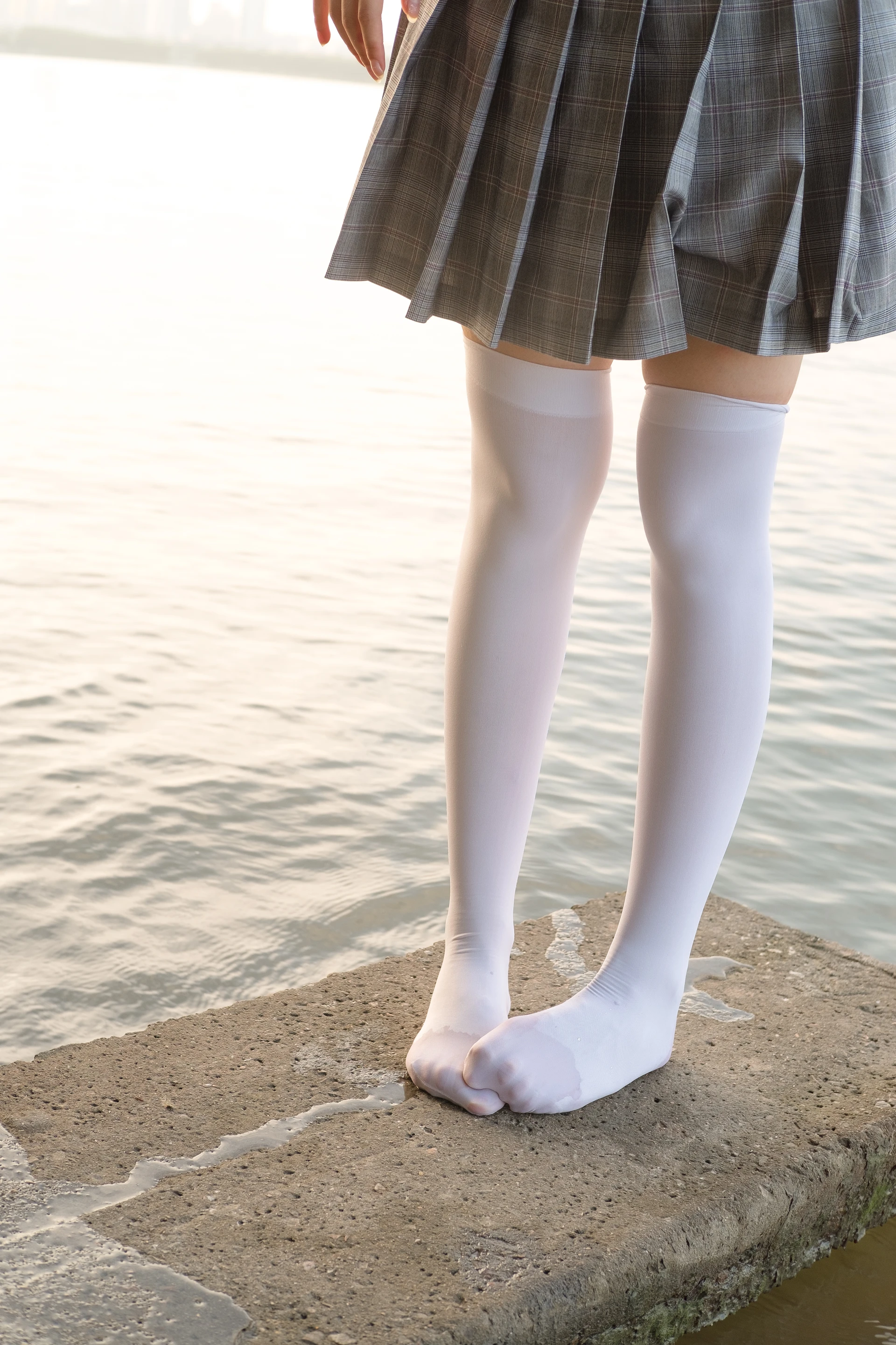 森萝财团 R15-032 [113P-914M]学生装, 森萝财团, 白丝, 美腿