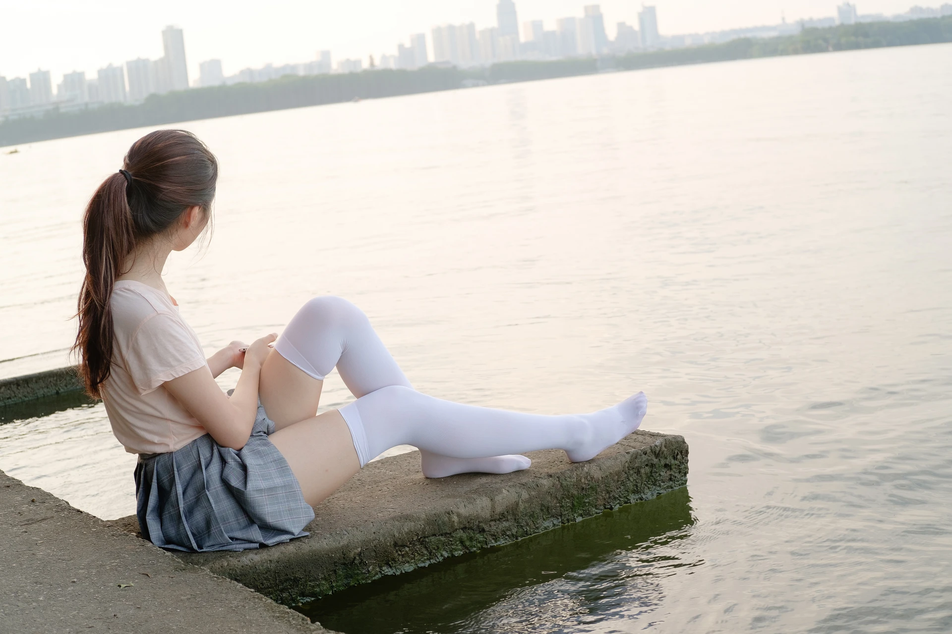 森萝财团 R15-032 [113P-914M]学生装, 森萝财团, 白丝, 美腿