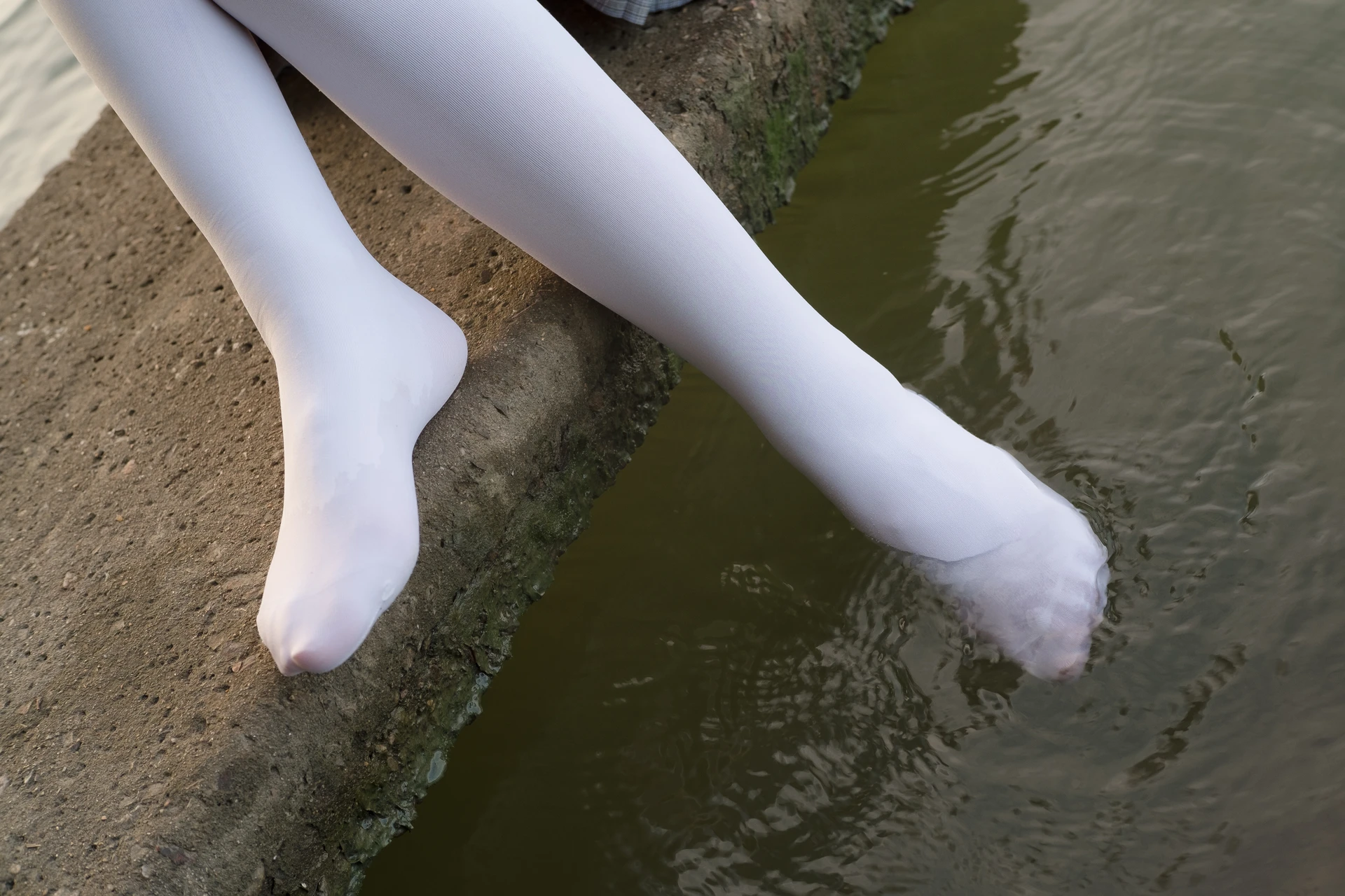 森萝财团 R15-032 [113P-914M]学生装, 森萝财团, 白丝, 美腿