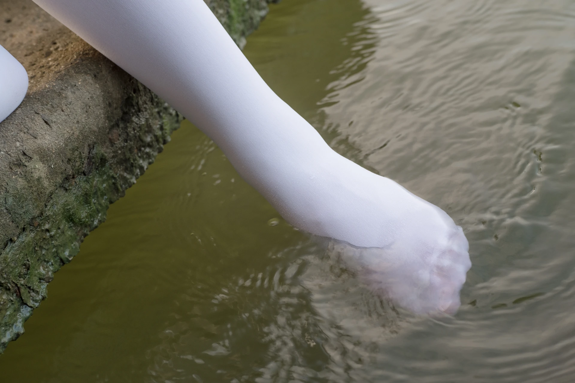 森萝财团 R15-032 [113P-914M]学生装, 森萝财团, 白丝, 美腿