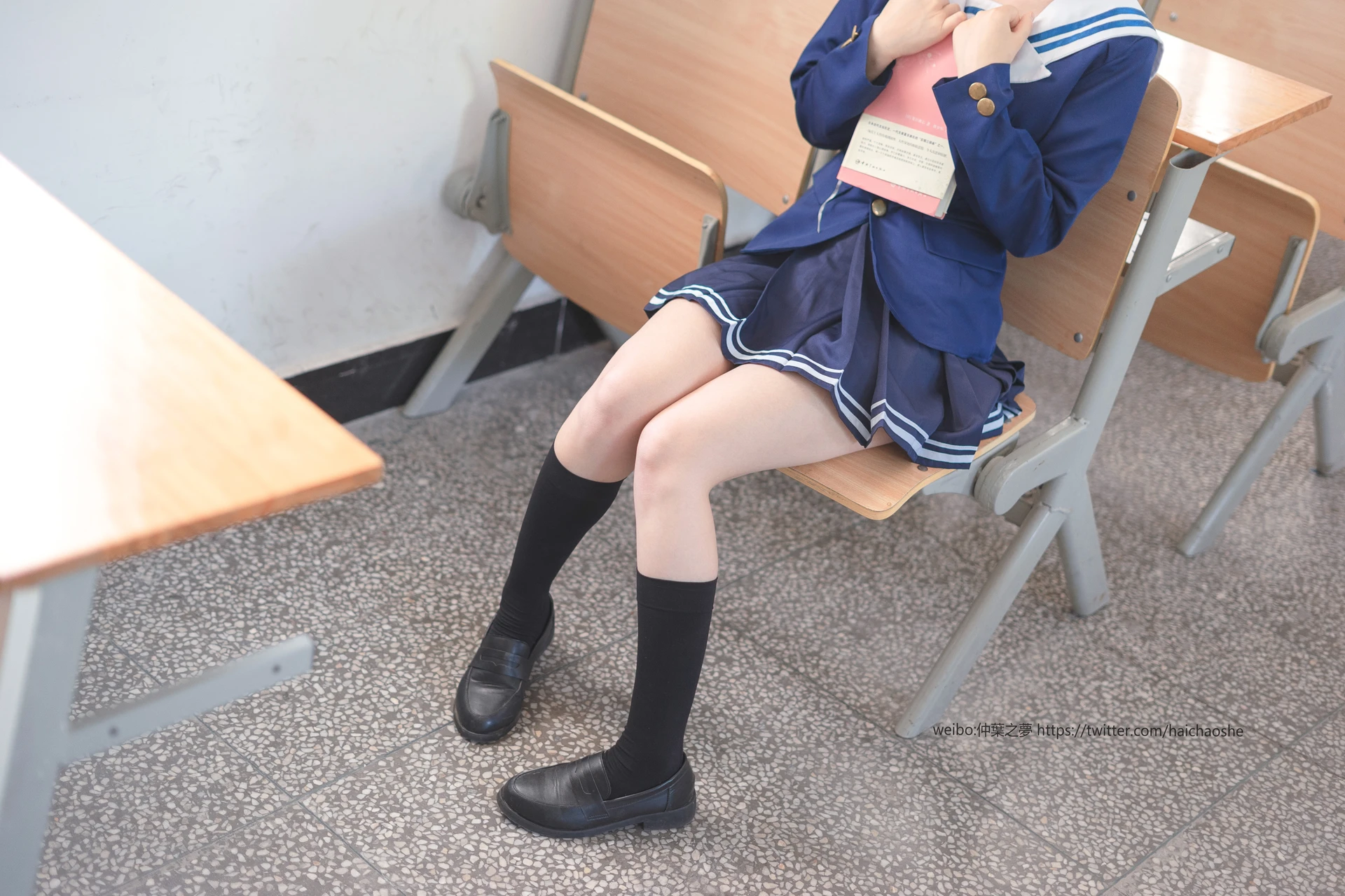 轻兰映画 Grand.013 [71P-391M]校服, 美腿, 美足, 轻兰映画, 黑丝