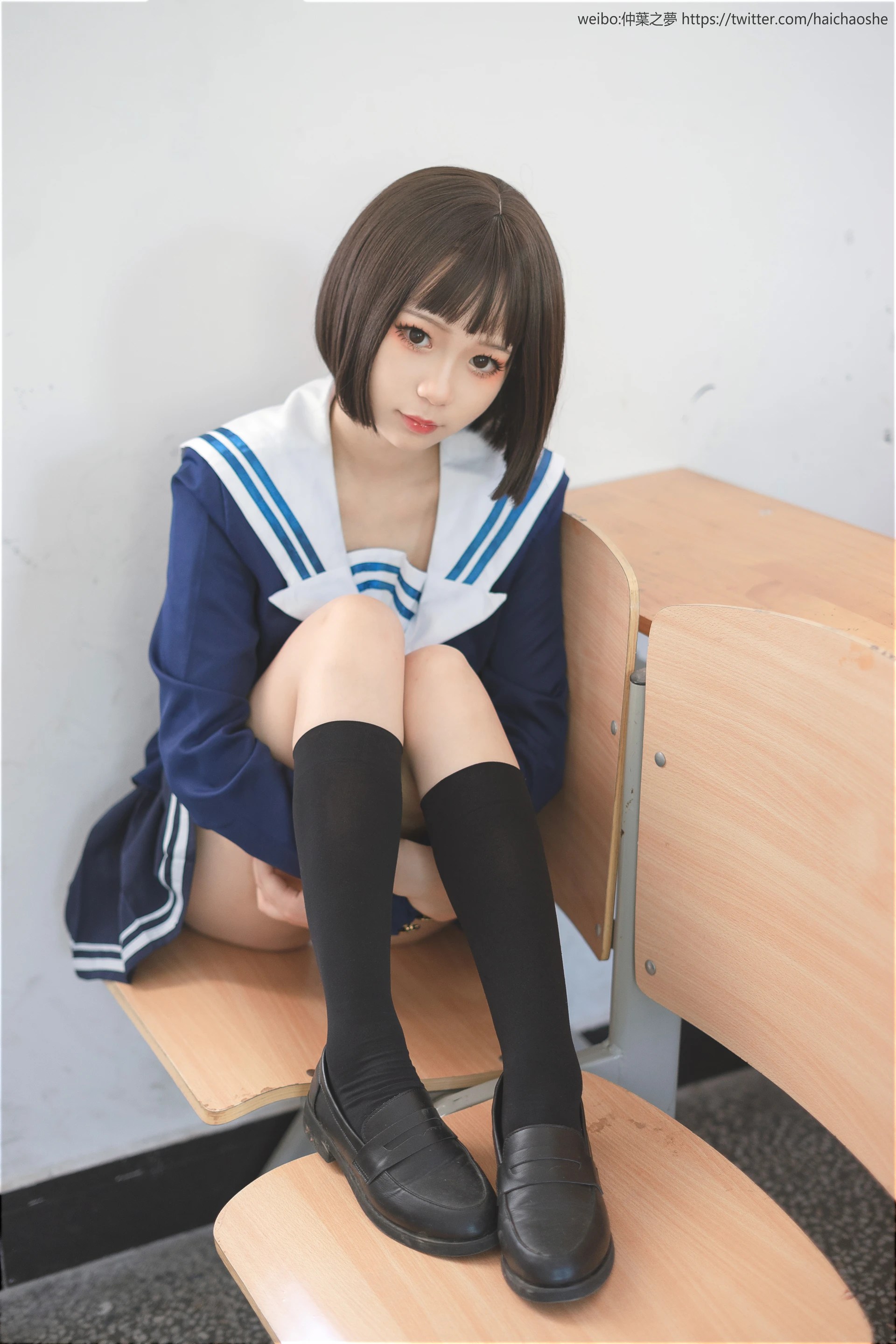 轻兰映画 Grand.013 [71P-391M]校服, 美腿, 美足, 轻兰映画, 黑丝