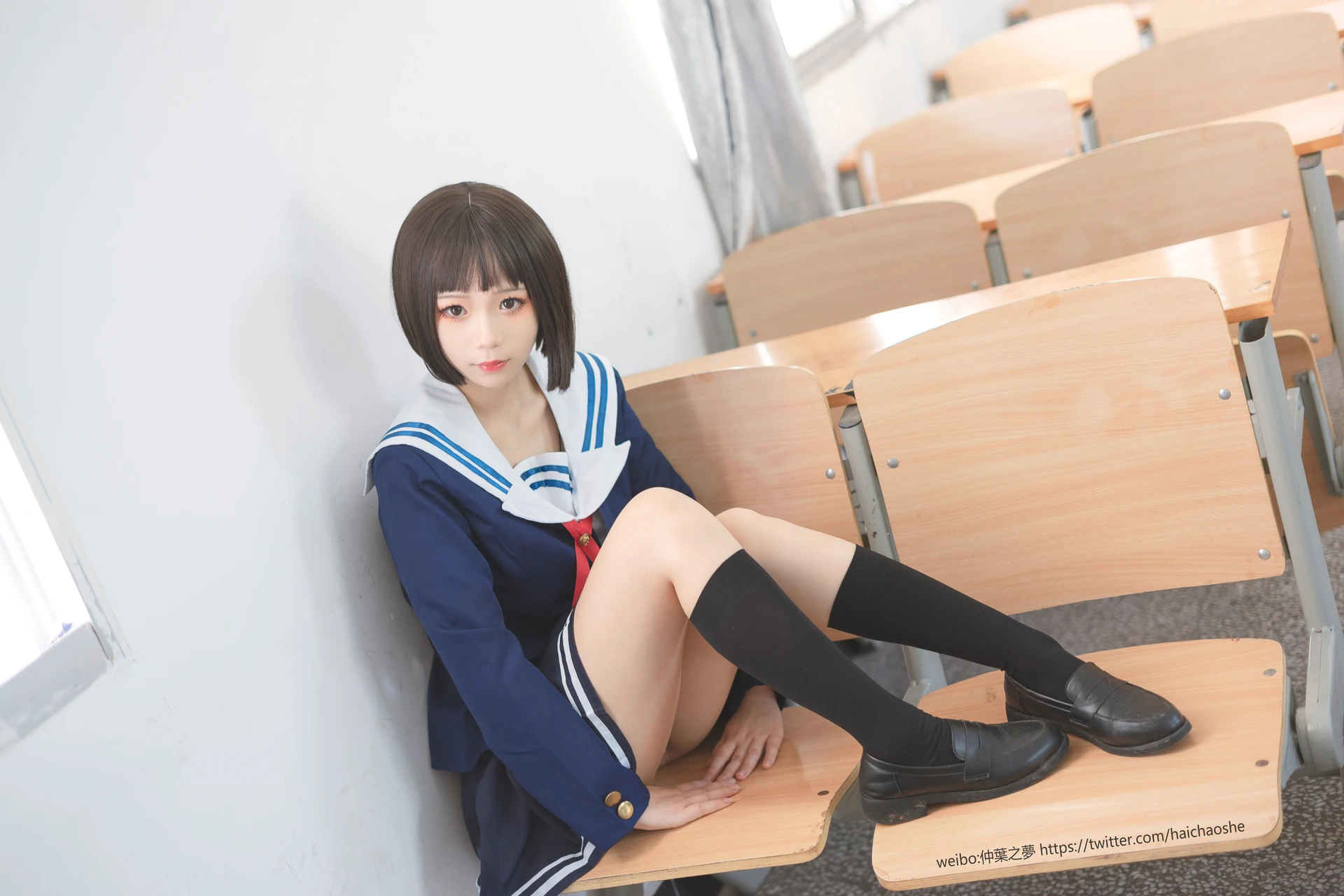 轻兰映画 Grand.013 [71P-391M]校服, 美腿, 美足, 轻兰映画, 黑丝