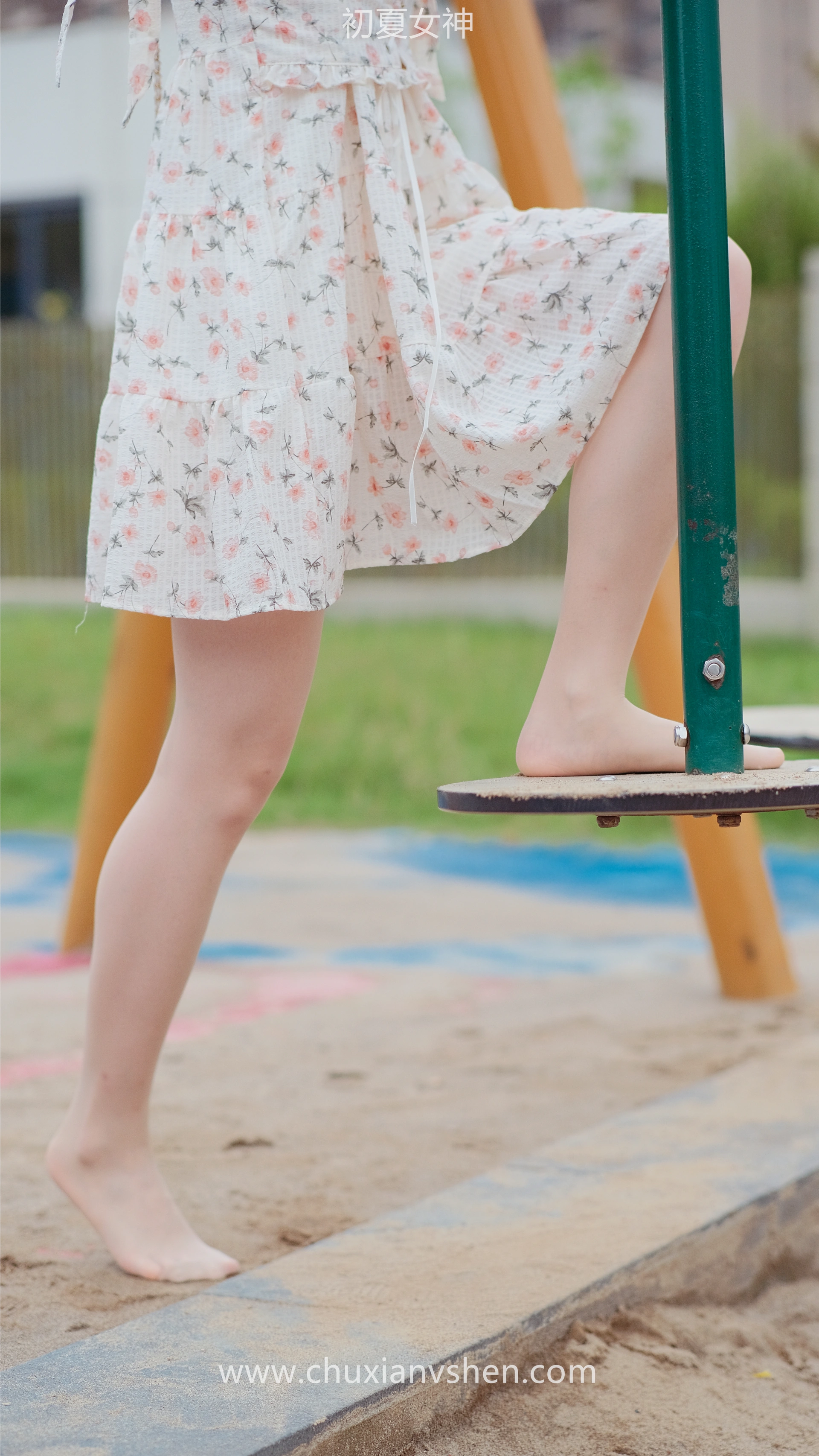 初夏女神 NO.050 双双 公园游玩[221P+1V／7.29GB]