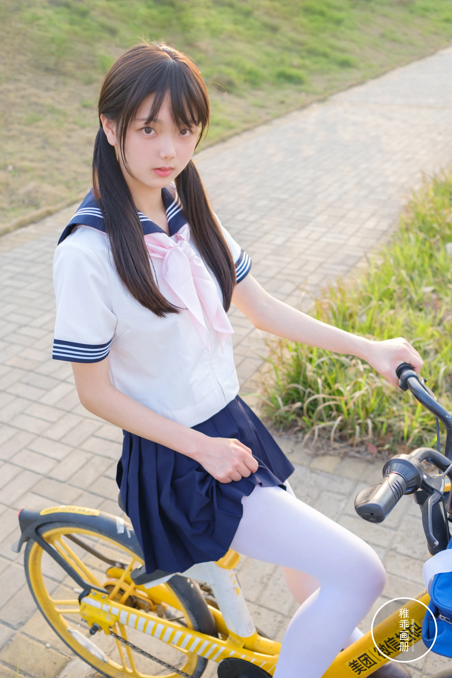 稚乖画册《单车郊游》赤西夜夜 白丝JK制服双马尾 [85P1V-3.87GB]JK制服, 双马尾, 白丝, 稚乖画册, 美腿, 美足, 赤西夜夜