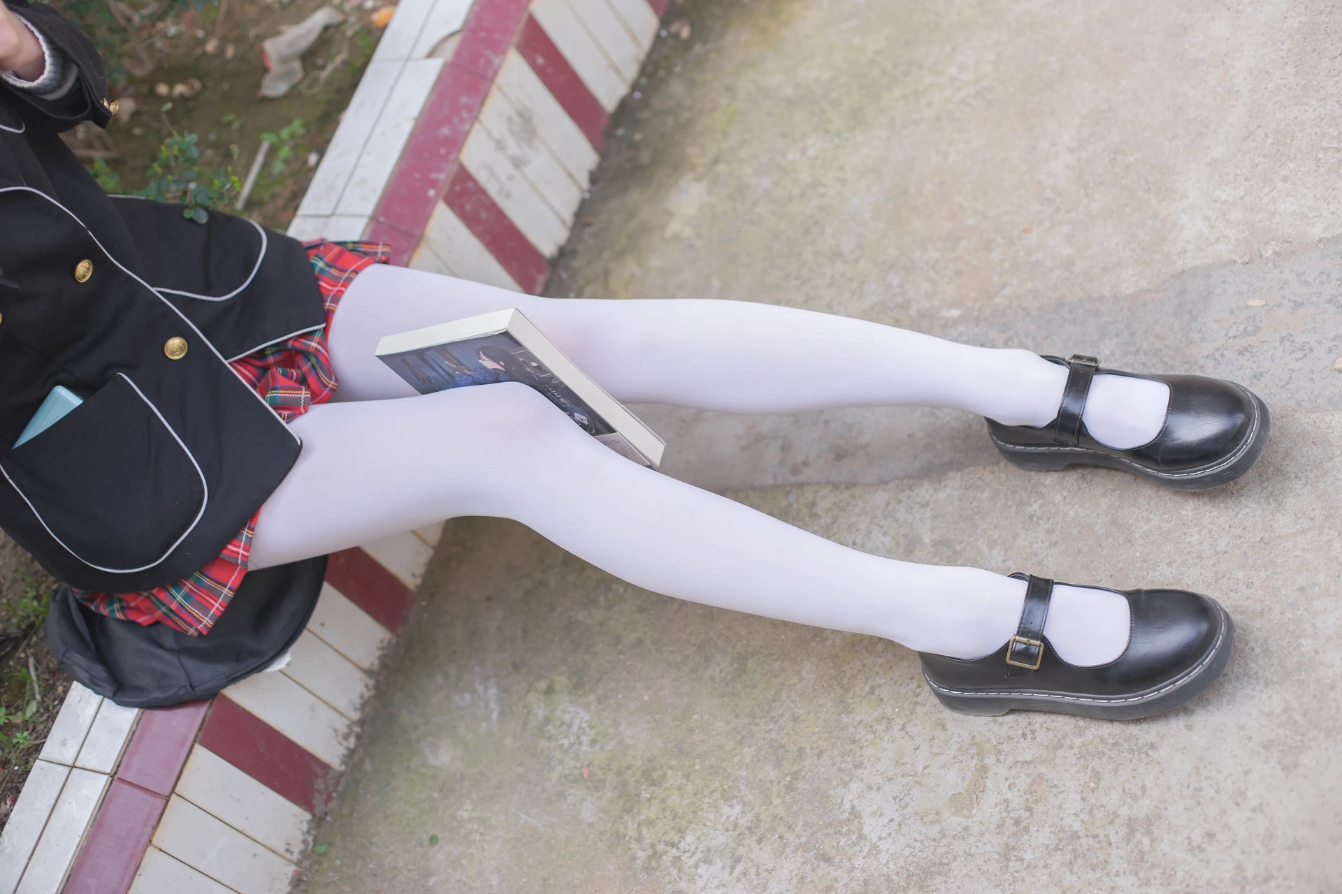 轻兰映画 VOL.016 [75P-942M]可爱, 校服, 白丝, 美腿, 美足, 轻兰映画