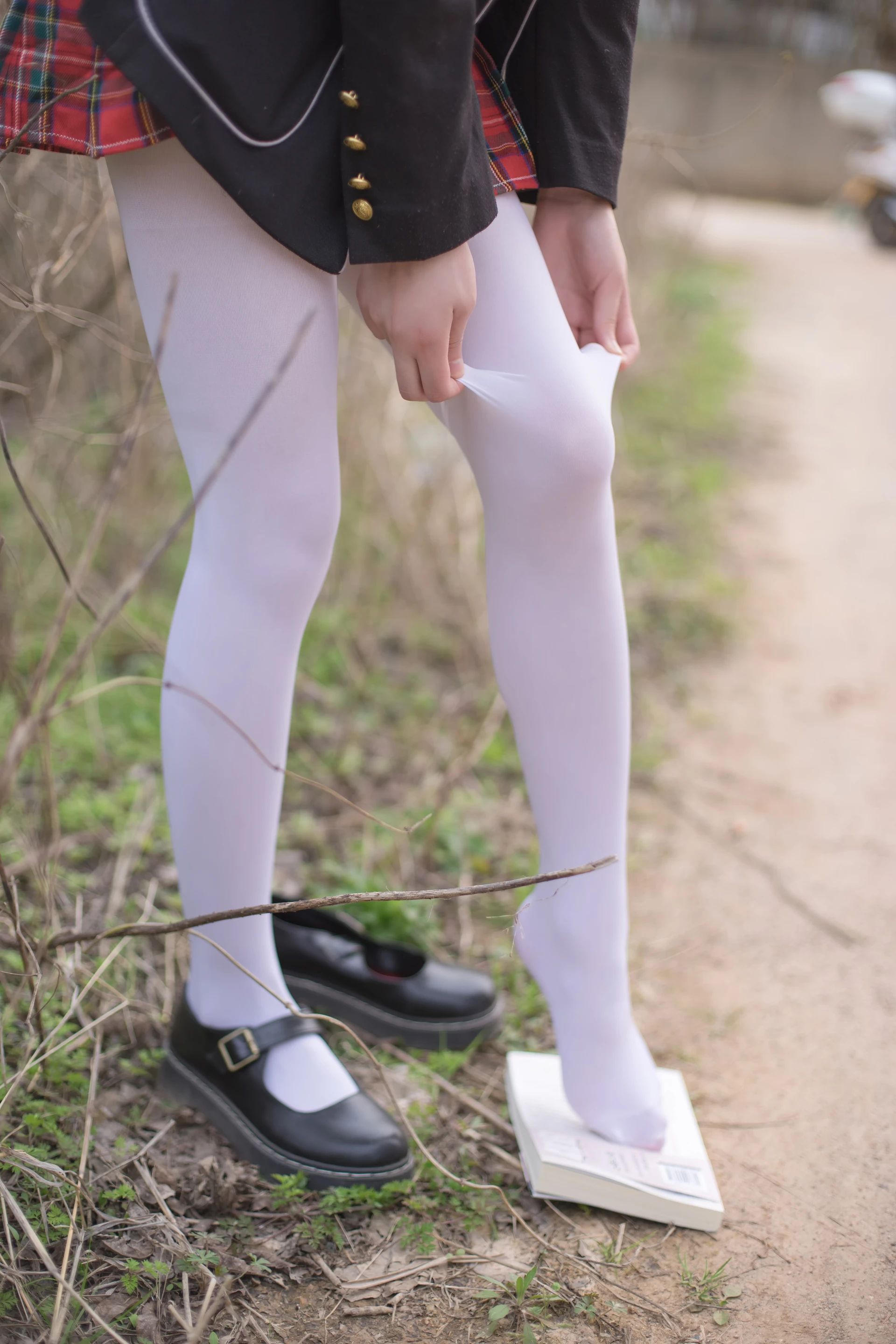 轻兰映画 VOL.016 [75P-942M]可爱, 校服, 白丝, 美腿, 美足, 轻兰映画