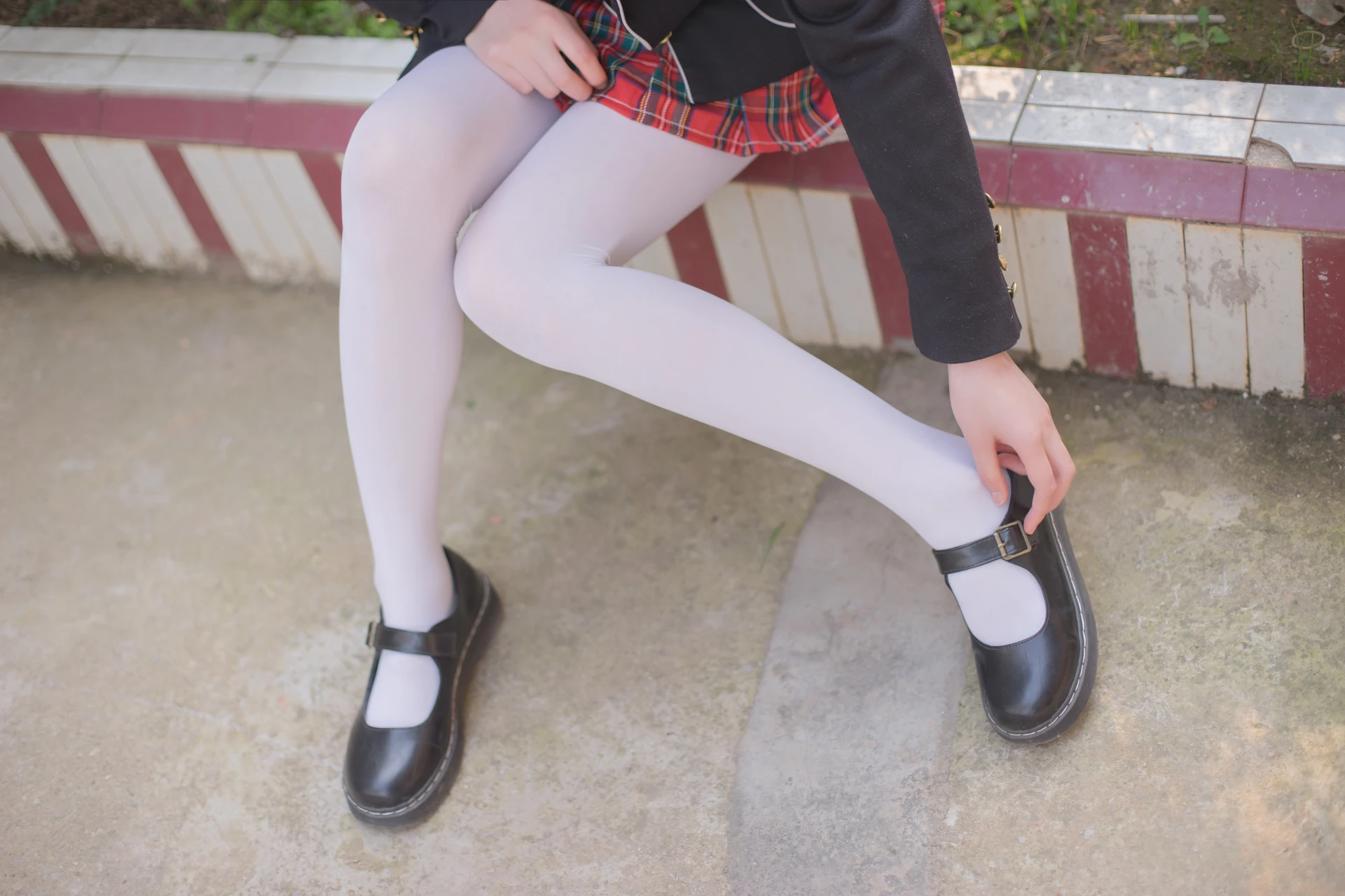 轻兰映画 VOL.016 [75P-942M]可爱, 校服, 白丝, 美腿, 美足, 轻兰映画