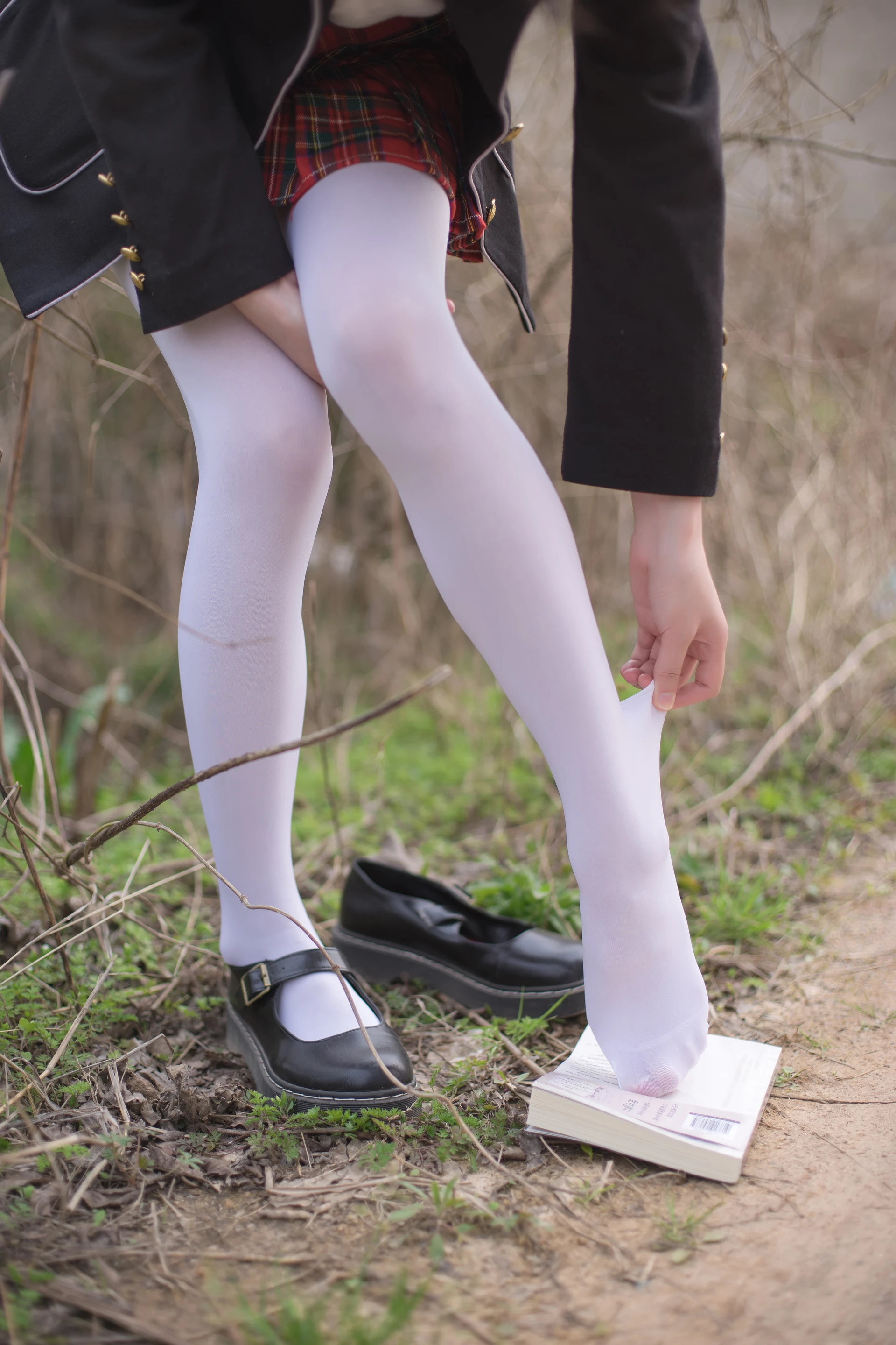 轻兰映画 VOL.016 [75P-942M]可爱, 校服, 白丝, 美腿, 美足, 轻兰映画