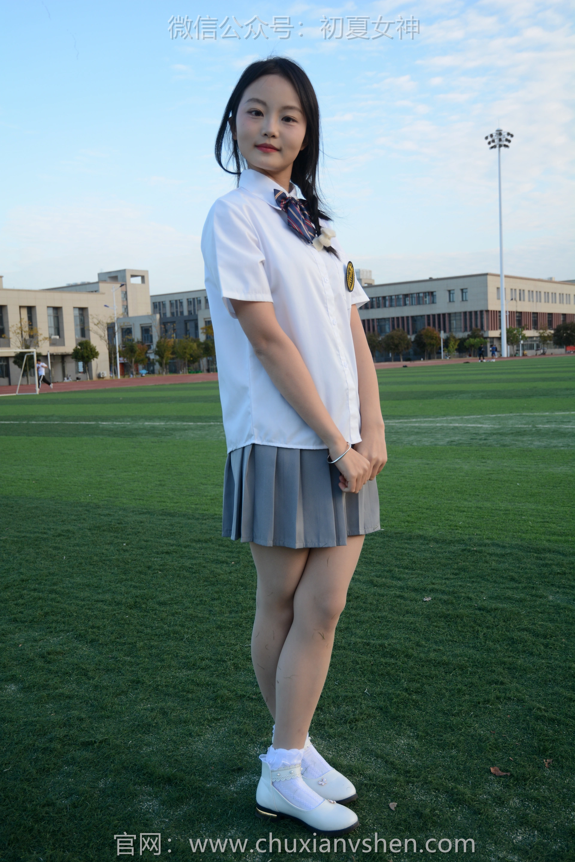 初夏女神 NO.107 双双 秋季玩沙[142P+1V／3.76GB]