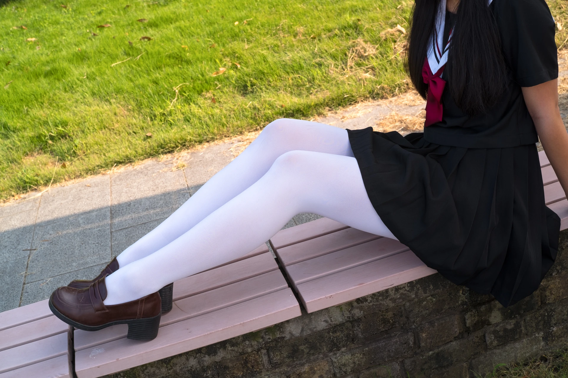 森萝财团 FREE-003 [39P-316M]校服, 森萝财团, 白丝