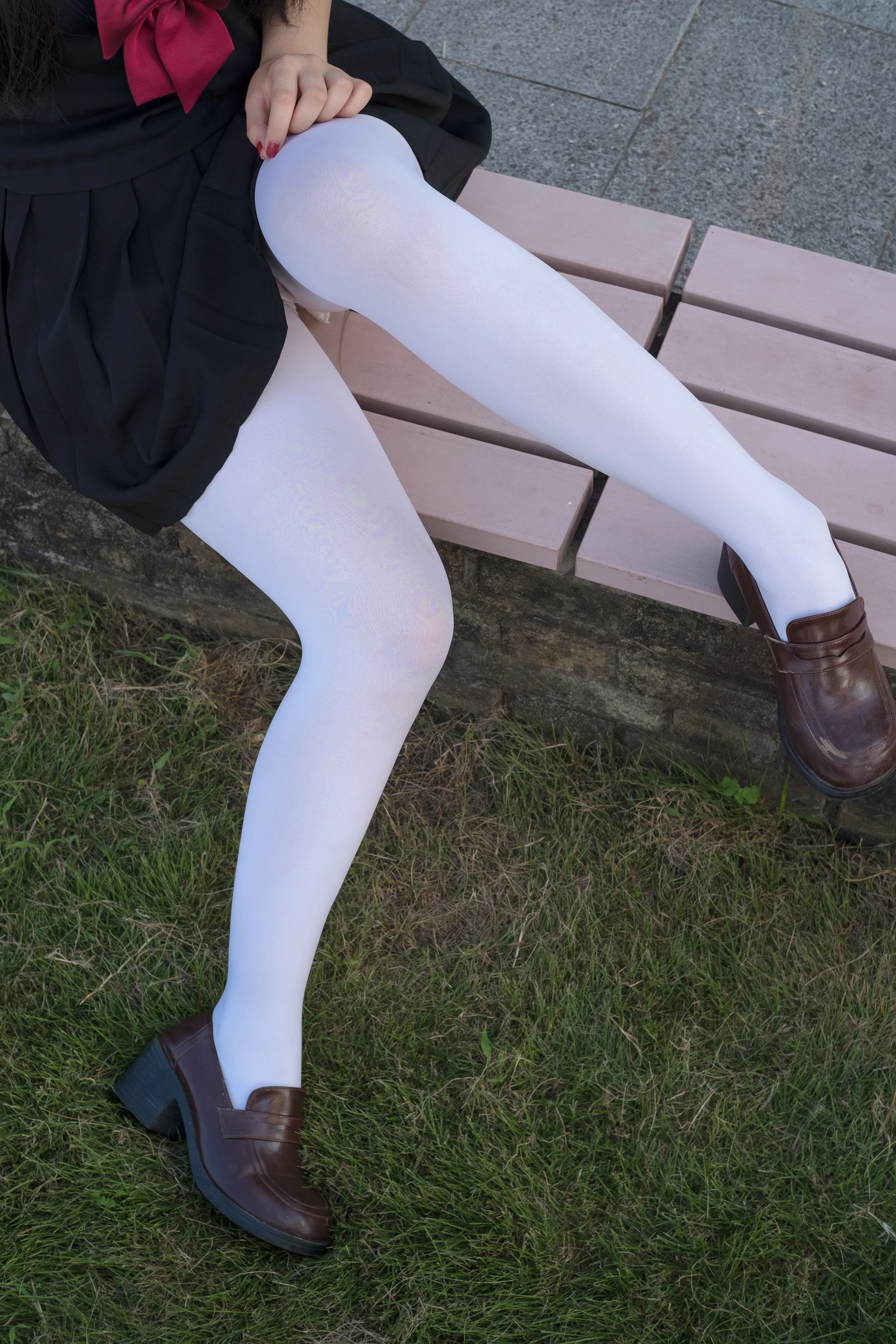 森萝财团 FREE-003 [39P-316M]校服, 森萝财团, 白丝