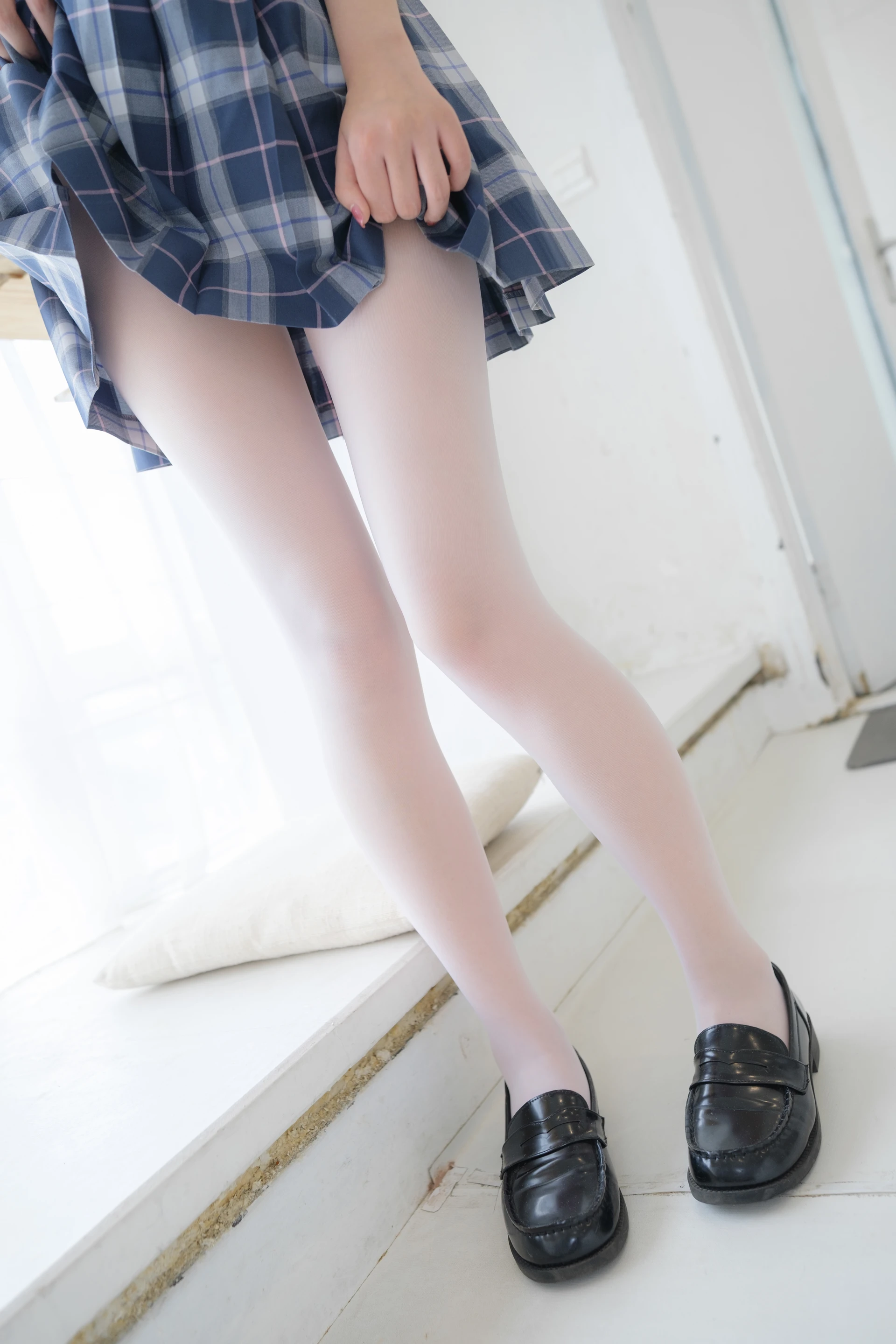 森萝财团 内部-018 双马尾白丝JK制服死裤水 [95P1V-3.77GB]