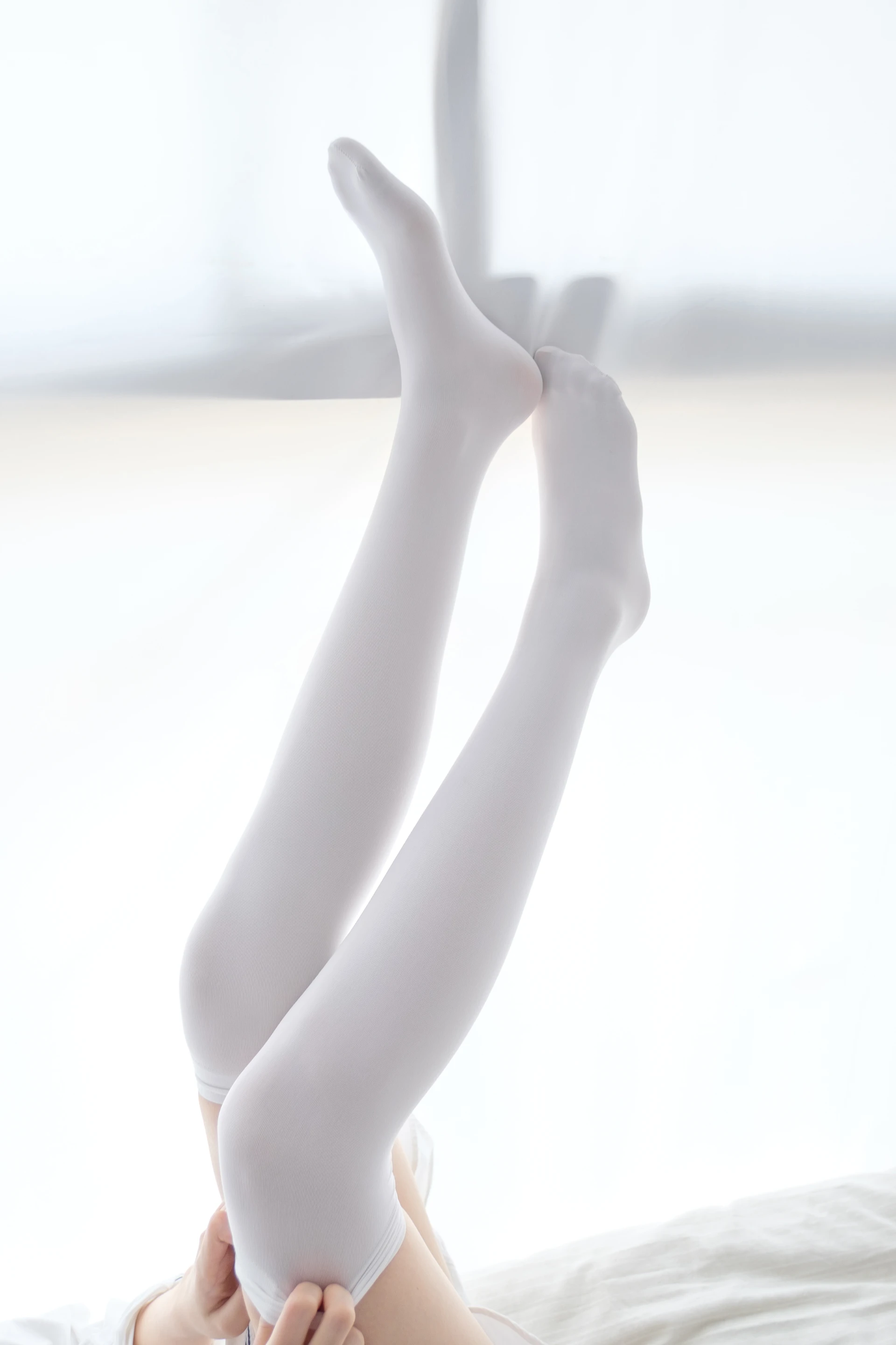 森萝财团 R15-022 [85P-371M]制服, 森萝财团, 白丝, 美腿