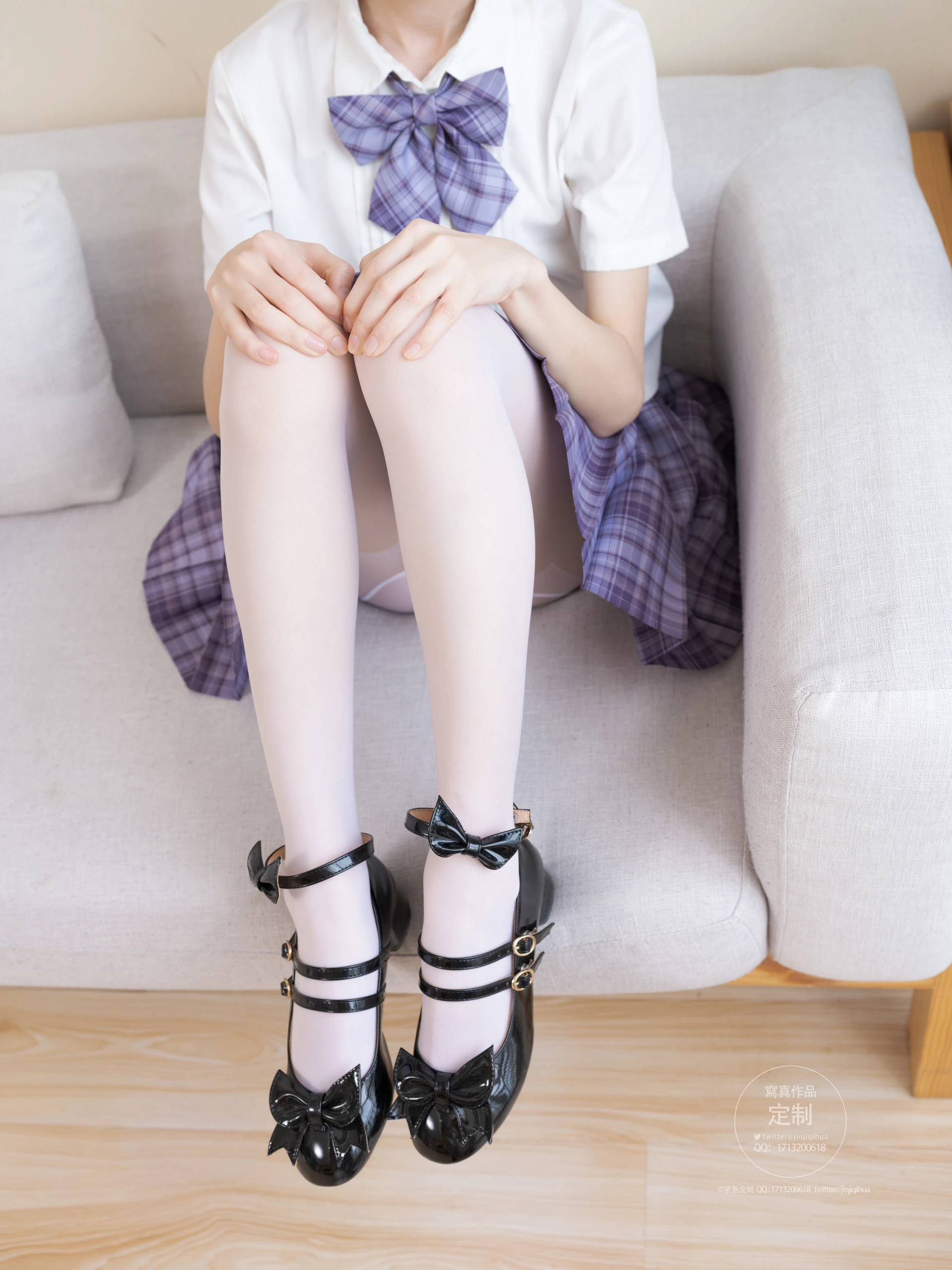 紧急企划 Y-004 咦咿yiyiyiyiyi 白丝JK制服 [80P1V-3.32G]JK, JK制服, 咦咿yiyiyiyiyi, 白丝, 紧急企划, 美腿, 美足