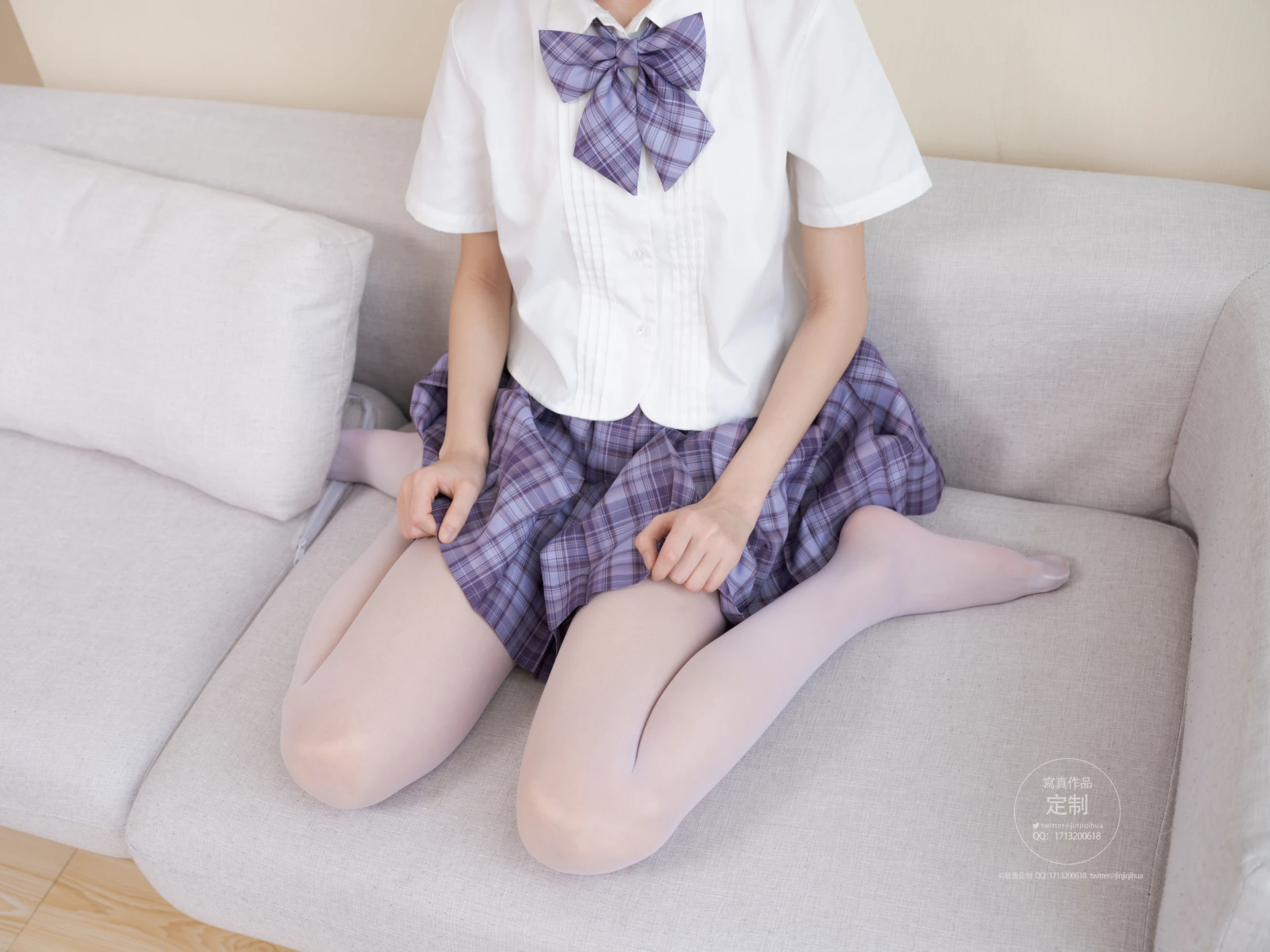 紧急企划 Y-004 咦咿yiyiyiyiyi 白丝JK制服 [80P1V-3.32G]JK, JK制服, 咦咿yiyiyiyiyi, 白丝, 紧急企划, 美腿, 美足