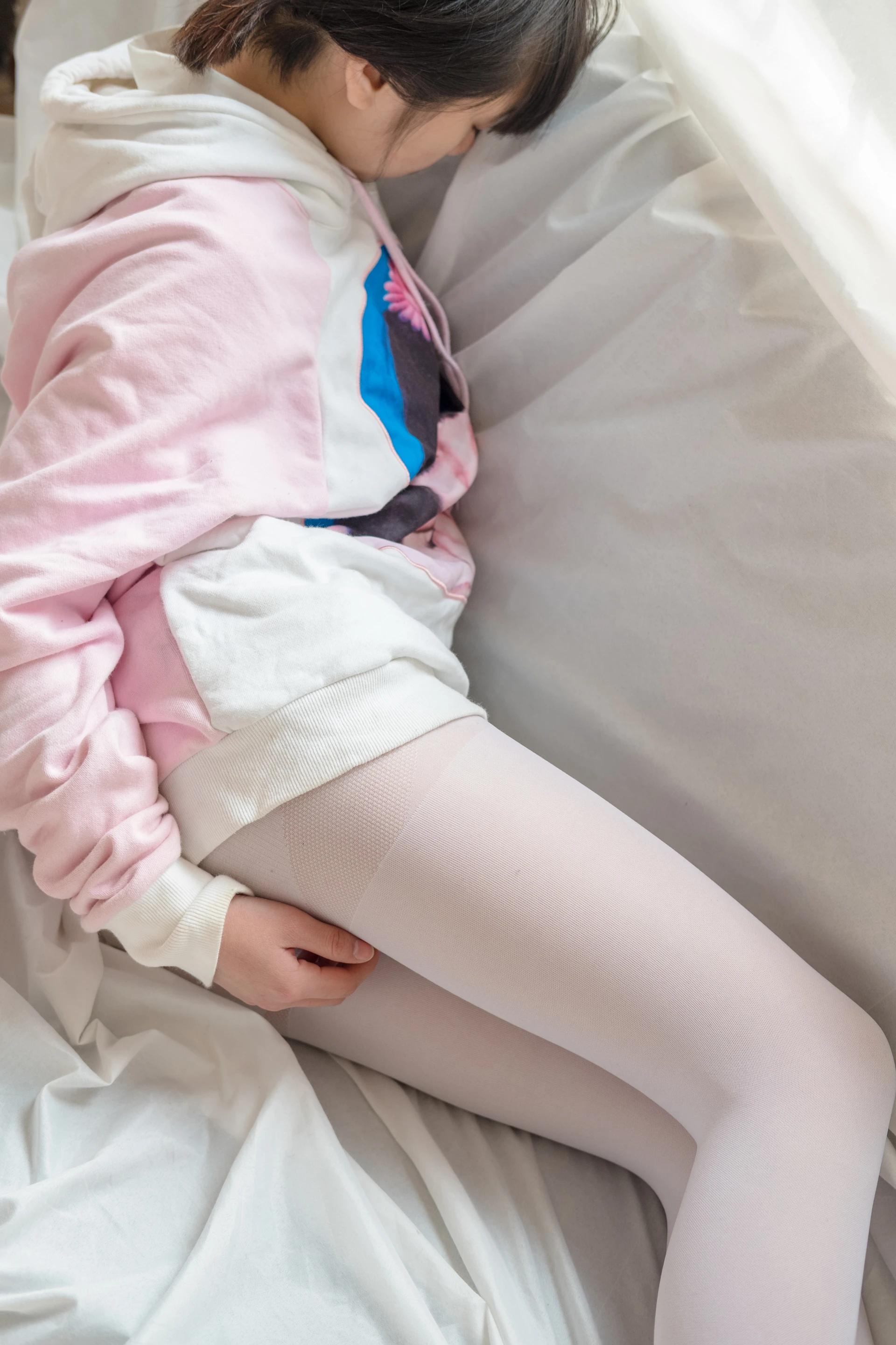 森萝财团 BETA-033 [64P-518M]森萝财团, 美腿, 美足, 露背毛衣, 黑丝