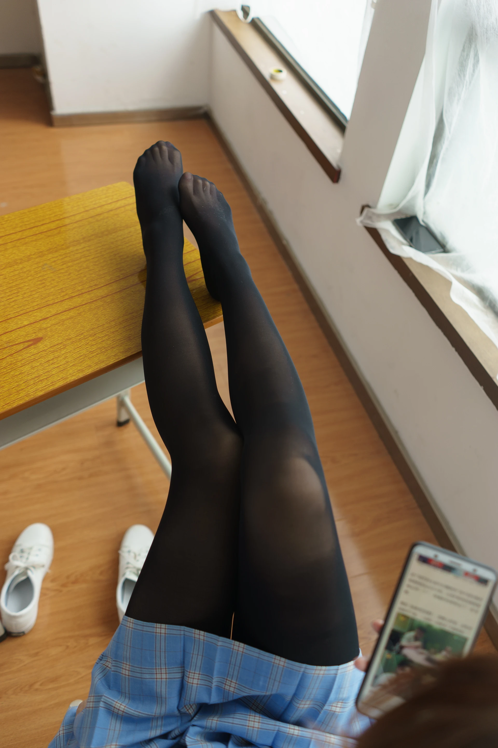 森萝财团 BETA-033 [64P-518M]森萝财团, 美腿, 美足, 露背毛衣, 黑丝