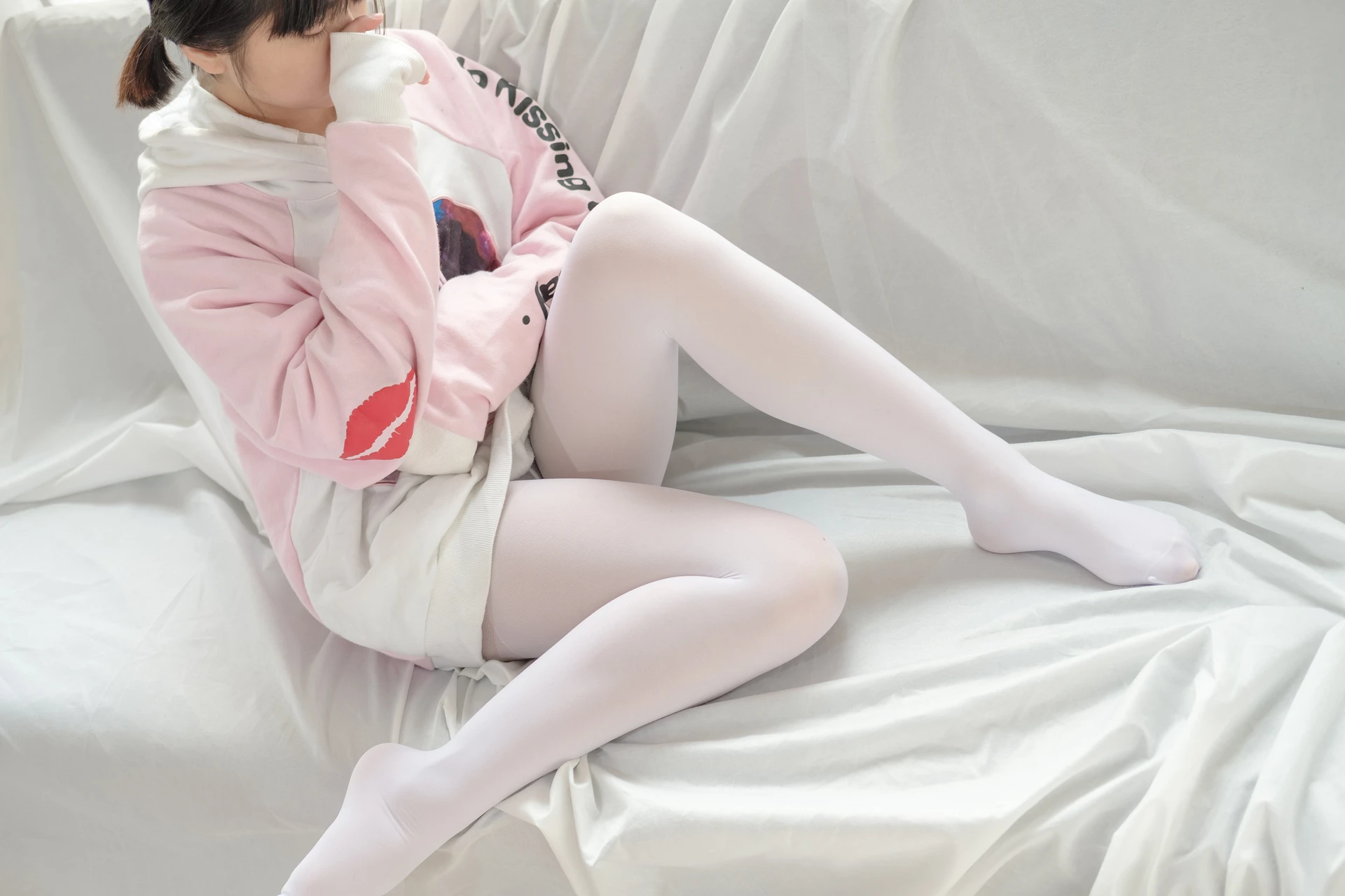 森萝财团 BETA-033 [64P-518M]森萝财团, 美腿, 美足, 露背毛衣, 黑丝
