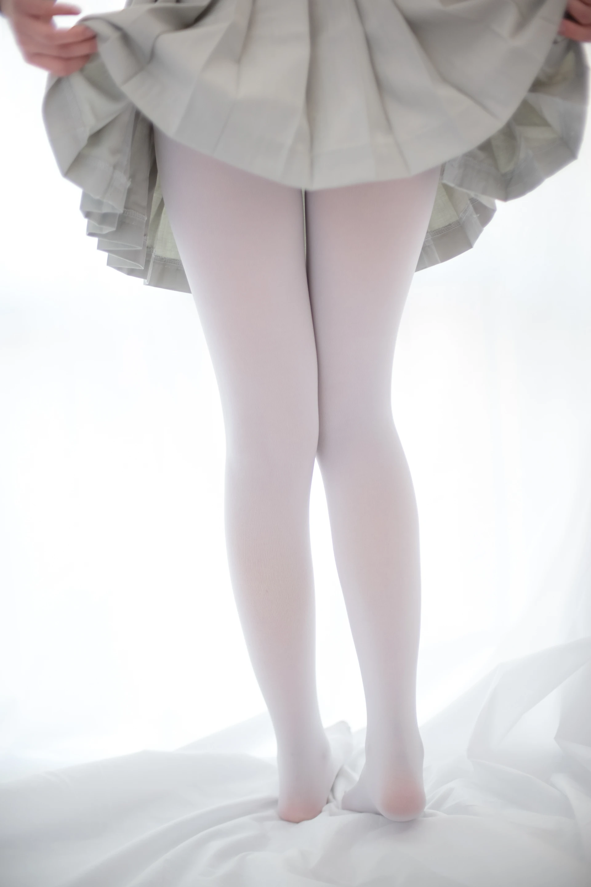 森萝财团 R15-046 [110P-420M]学生装, 森萝财团, 白丝, 美腿