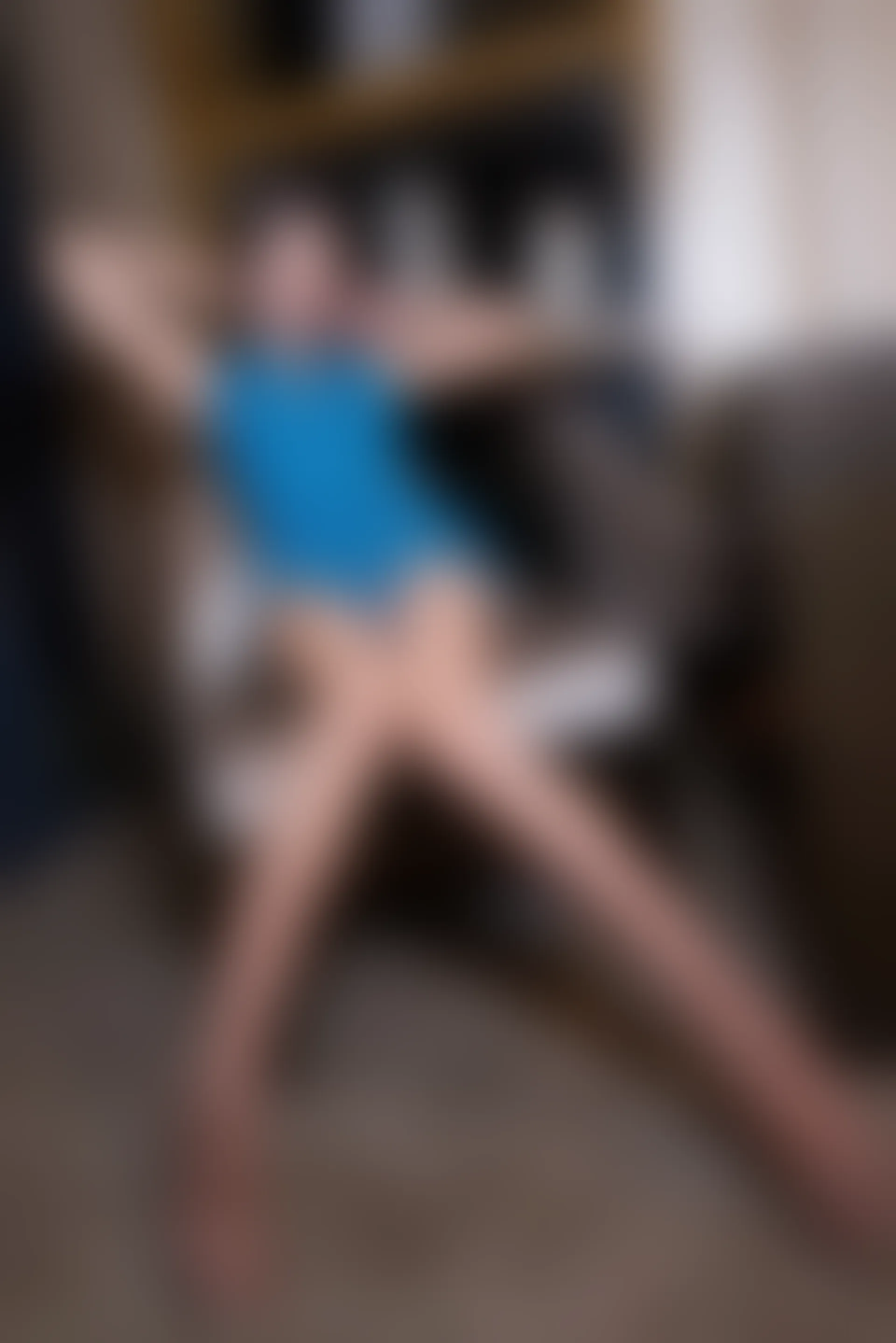 XiuRen秀人网 2021.10.13 No.4058 Emily尹菲 丝袜美腿[61+1P／605MB]