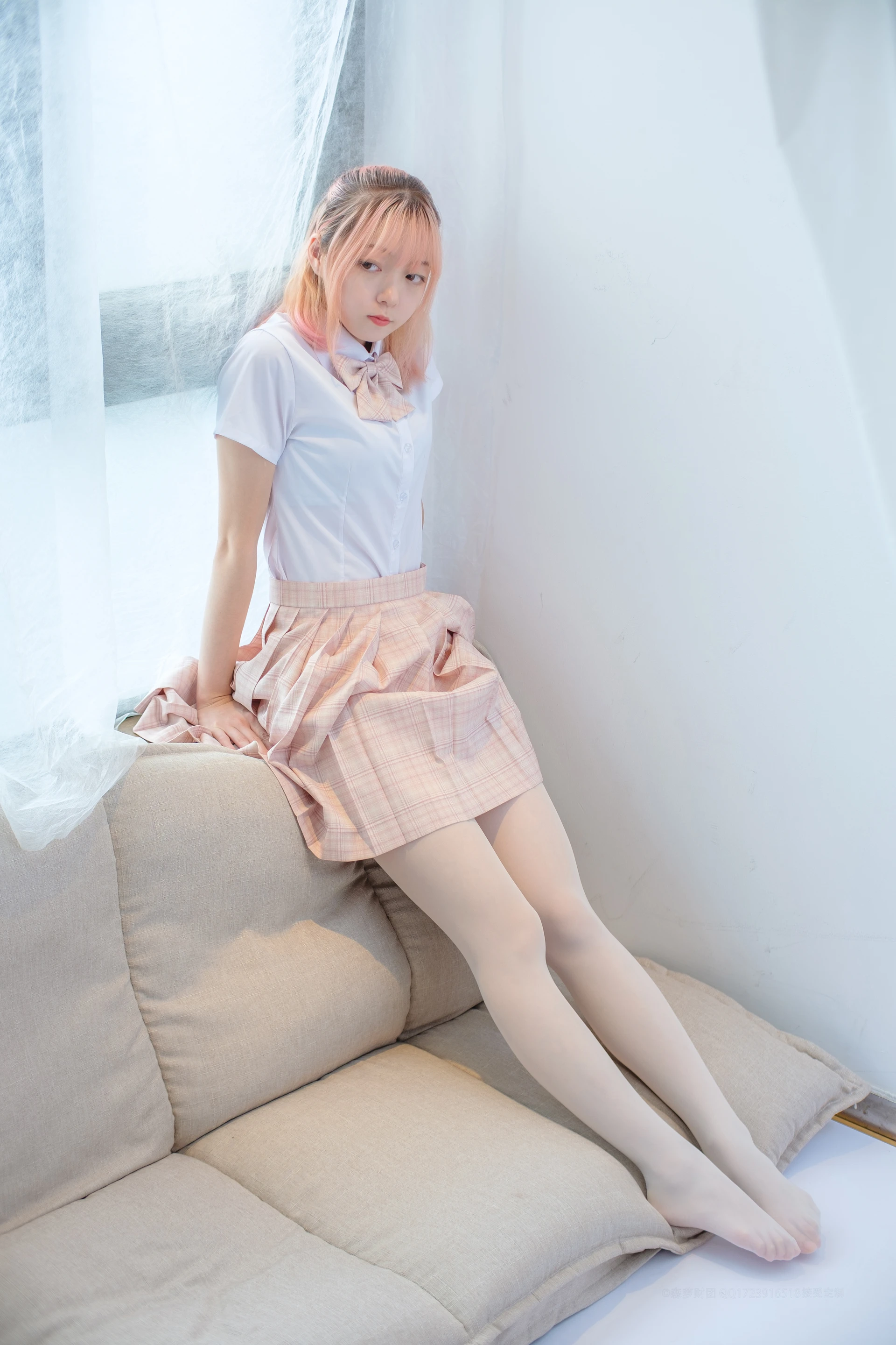 森萝财团 SSR-012 [91P-986M]制服, 森萝财团, 白丝, 美腿