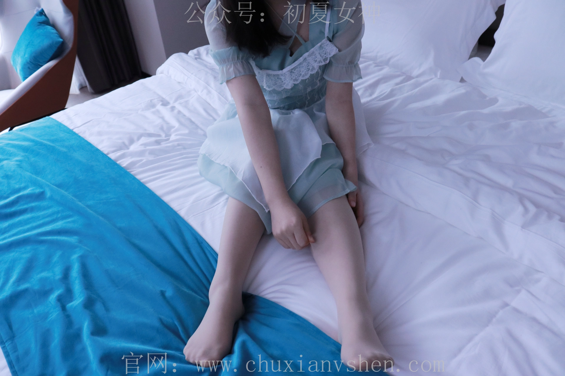 初夏女神 NO.009 念念 绿野仙踪M码连衣裙搭回力球鞋[120P+1V／5.53GB]