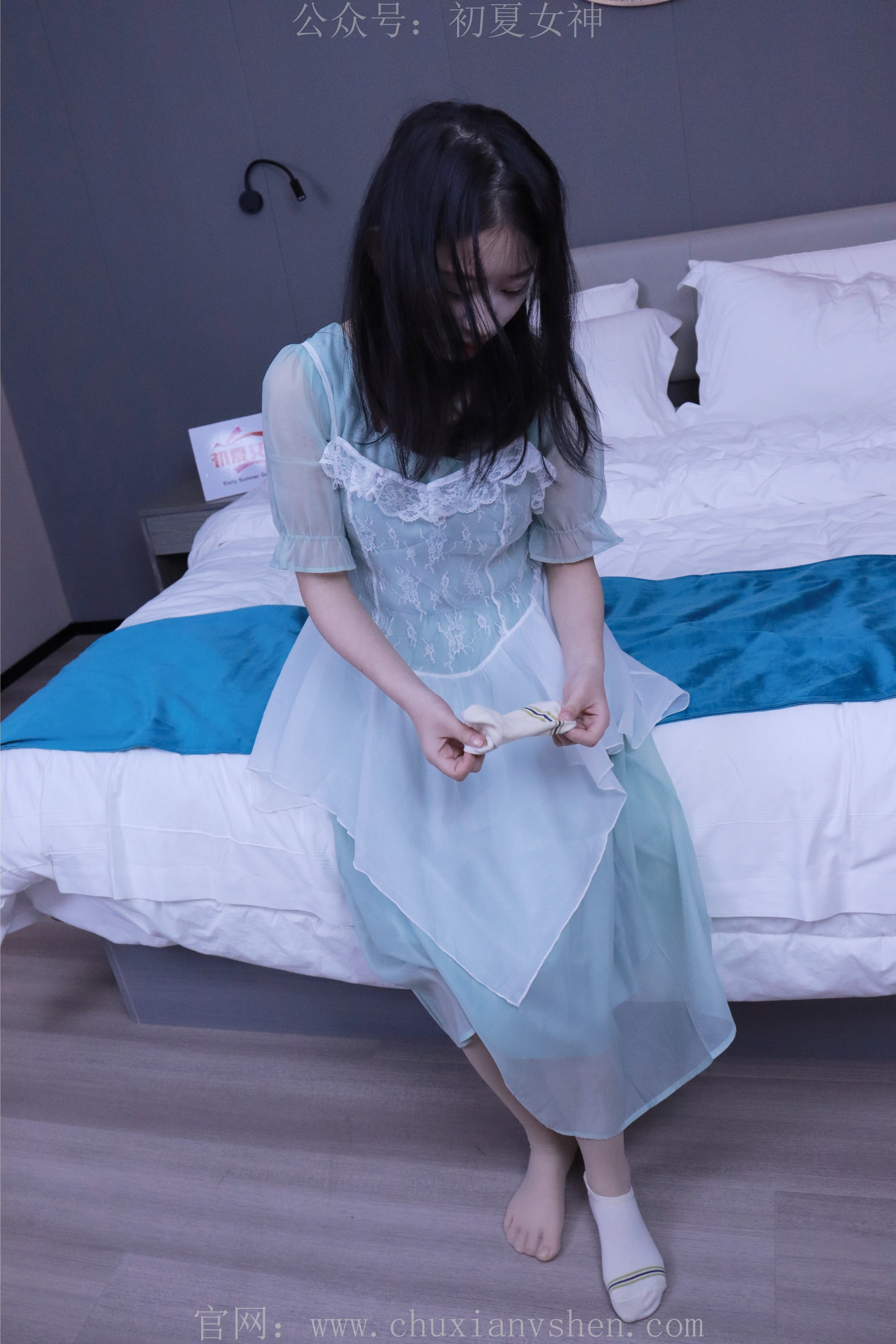 初夏女神 NO.009 念念 绿野仙踪M码连衣裙搭回力球鞋[120P+1V／5.53GB]