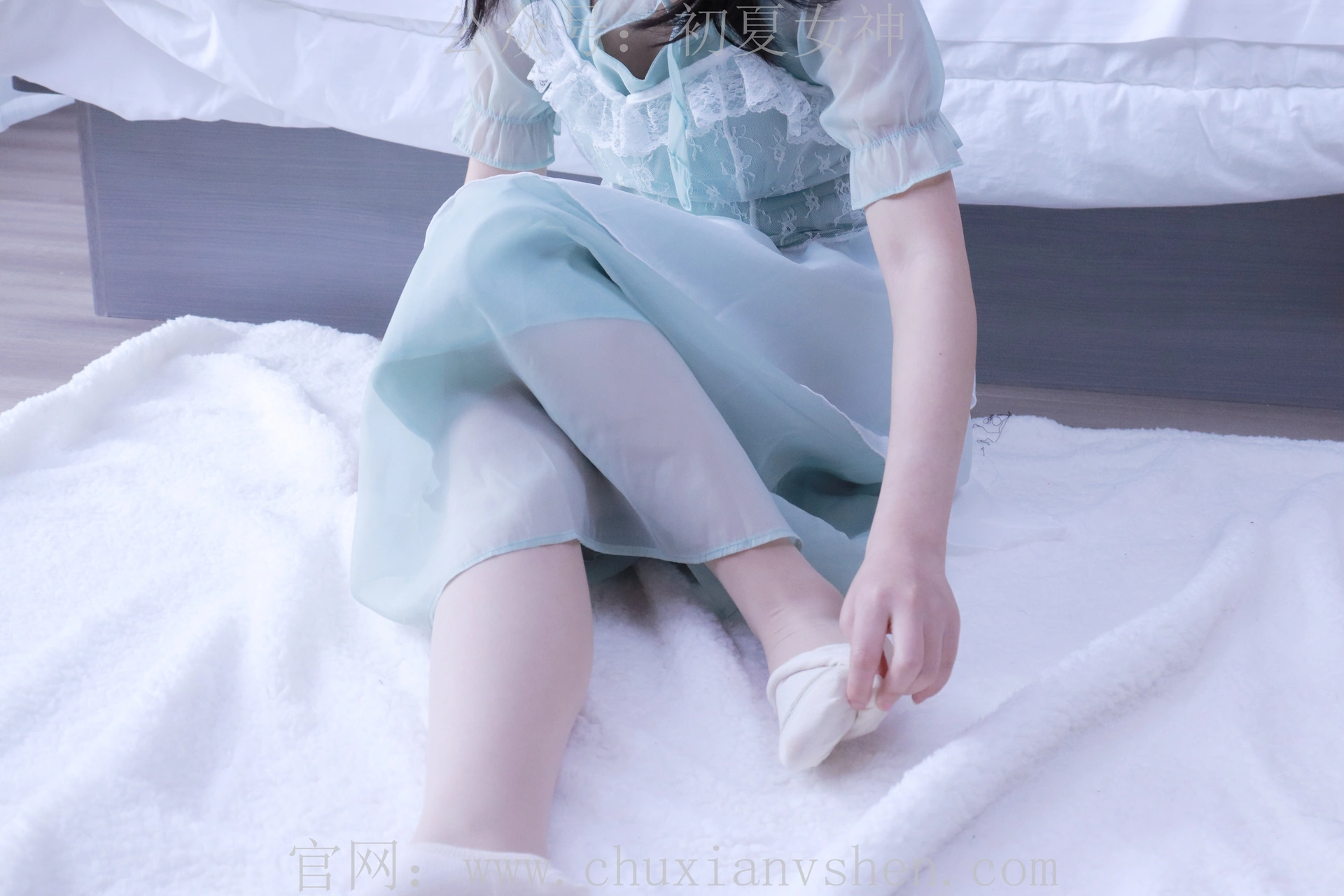 初夏女神 NO.009 念念 绿野仙踪M码连衣裙搭回力球鞋[120P+1V／5.53GB]