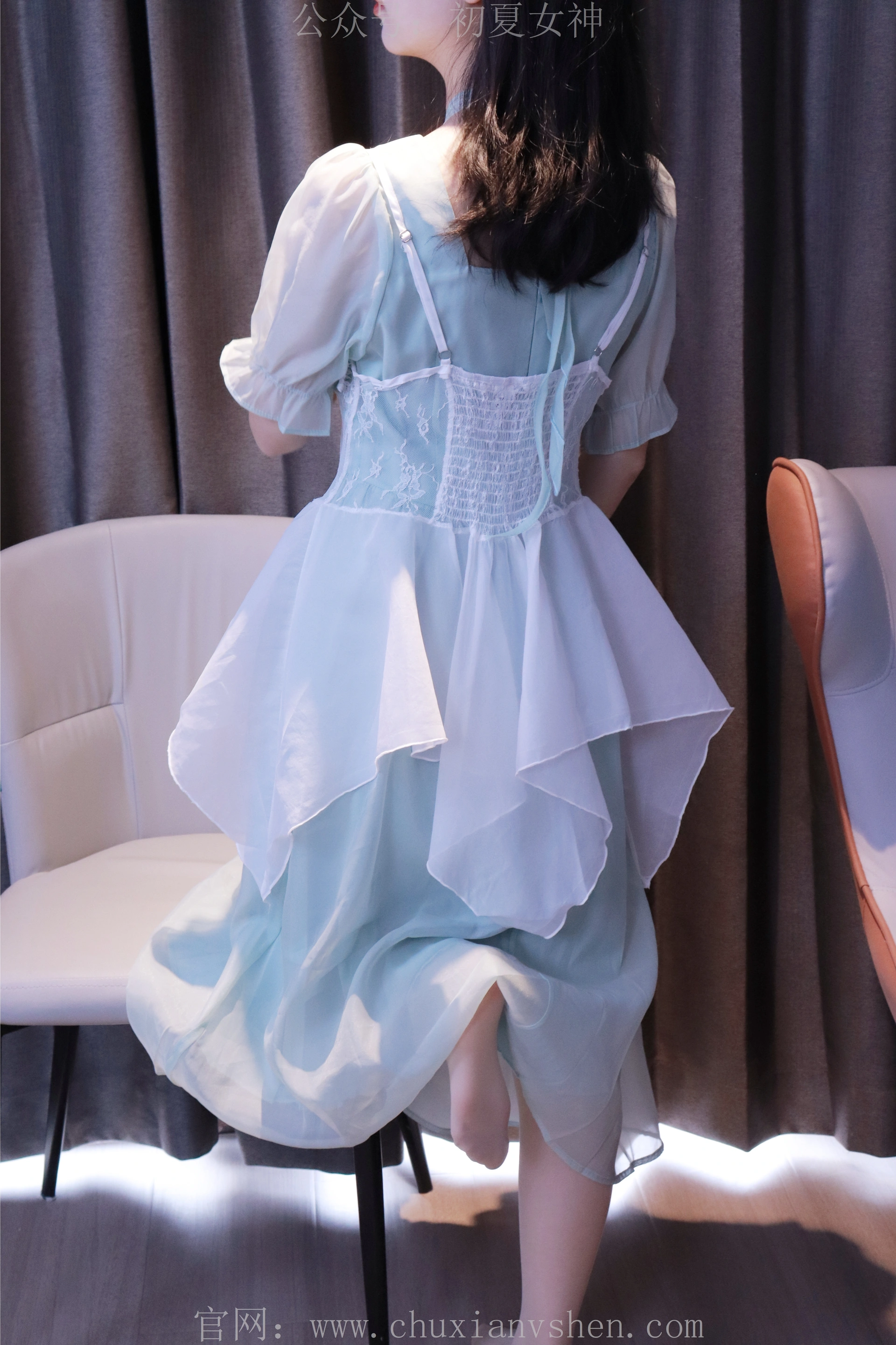 初夏女神 NO.009 念念 绿野仙踪M码连衣裙搭回力球鞋[120P+1V／5.53GB]
