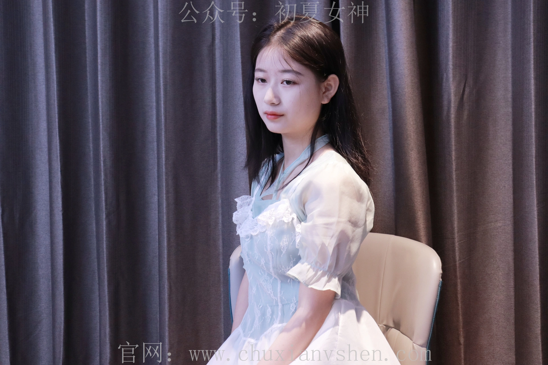 初夏女神 NO.009 念念 绿野仙踪M码连衣裙搭回力球鞋[120P+1V／5.53GB]