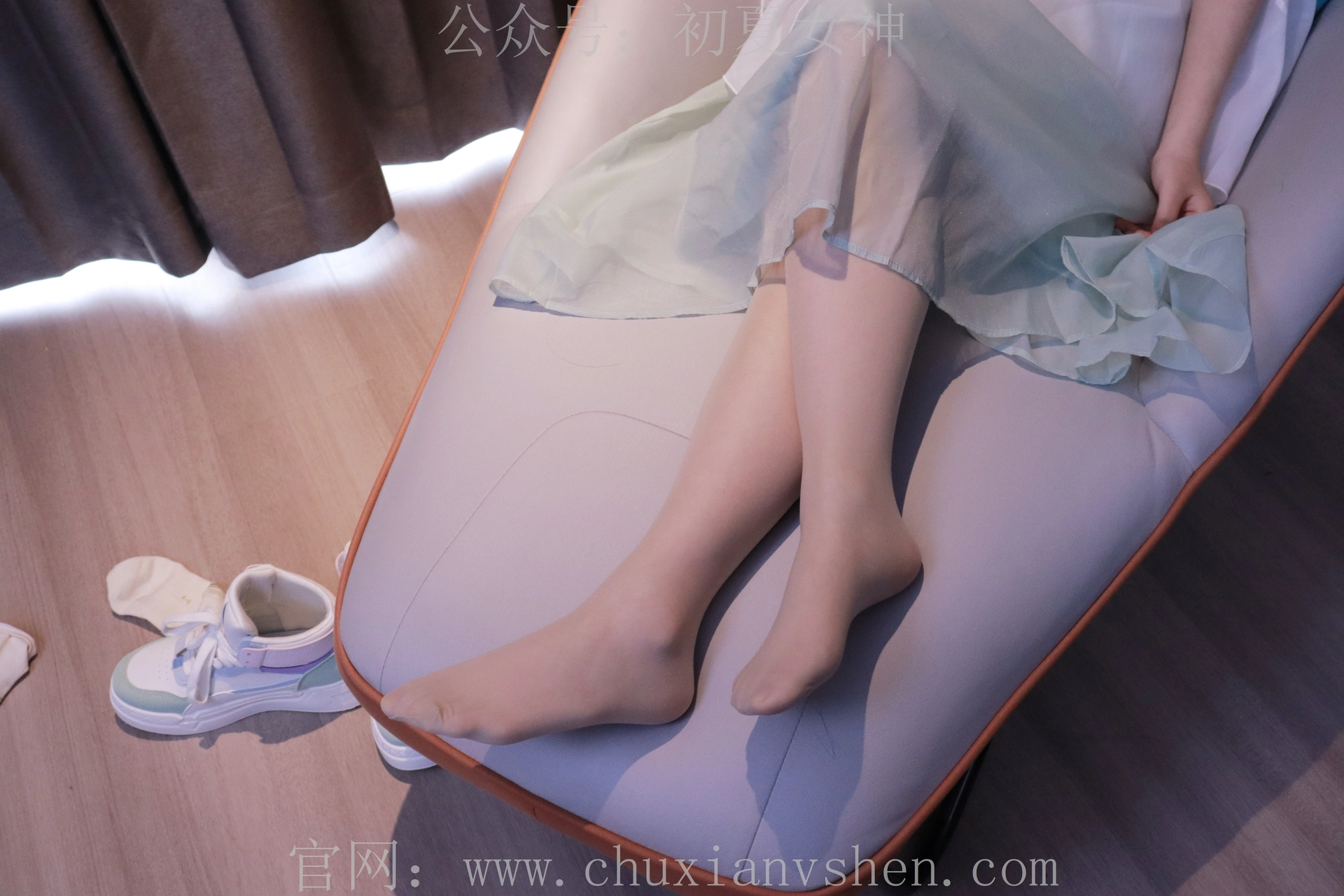 初夏女神 NO.009 念念 绿野仙踪M码连衣裙搭回力球鞋[120P+1V／5.53GB]