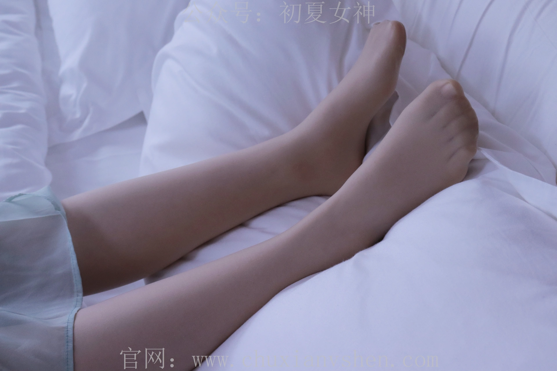 初夏女神 NO.009 念念 绿野仙踪M码连衣裙搭回力球鞋[120P+1V／5.53GB]