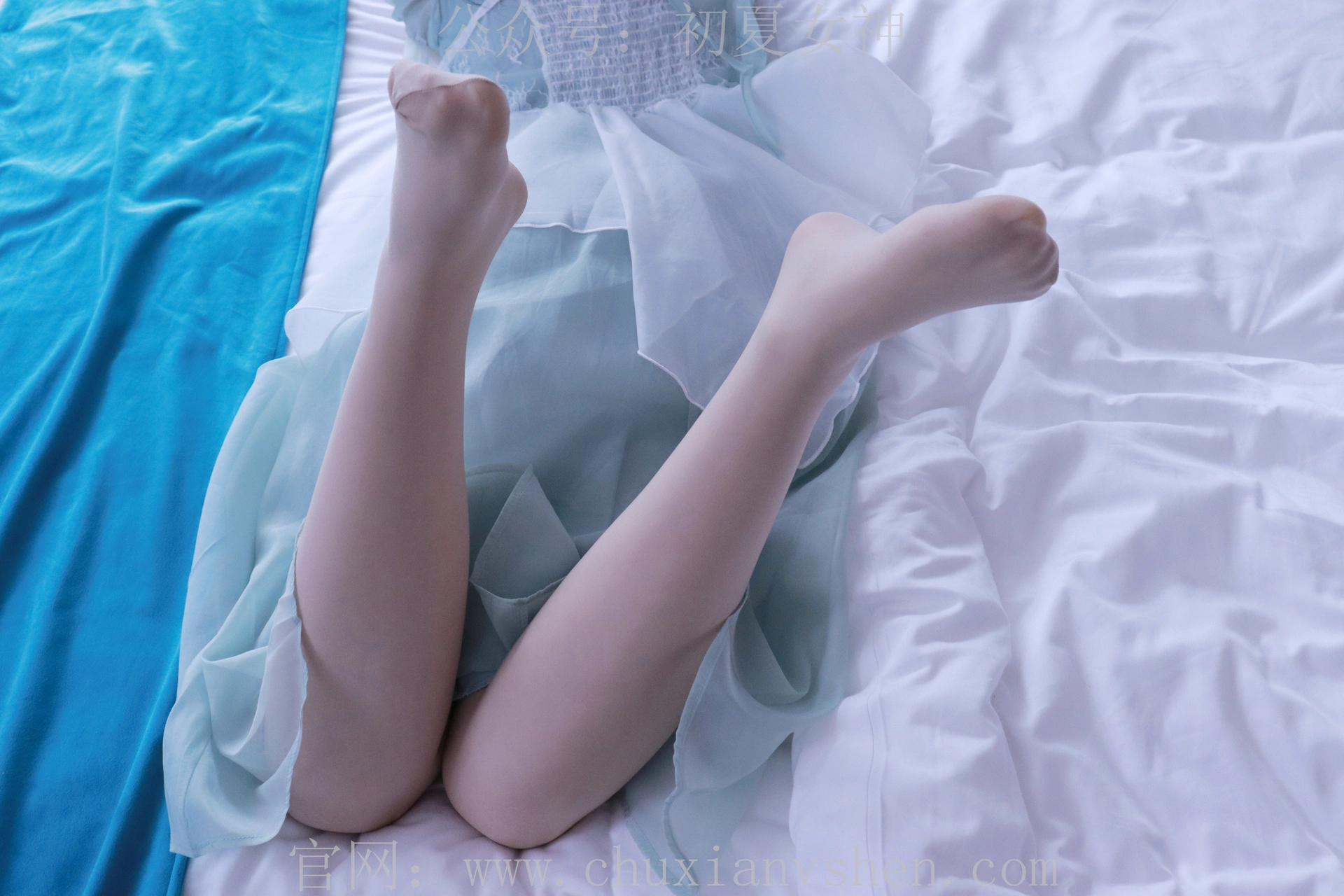 初夏女神 NO.009 念念 绿野仙踪M码连衣裙搭回力球鞋[120P+1V／5.53GB]