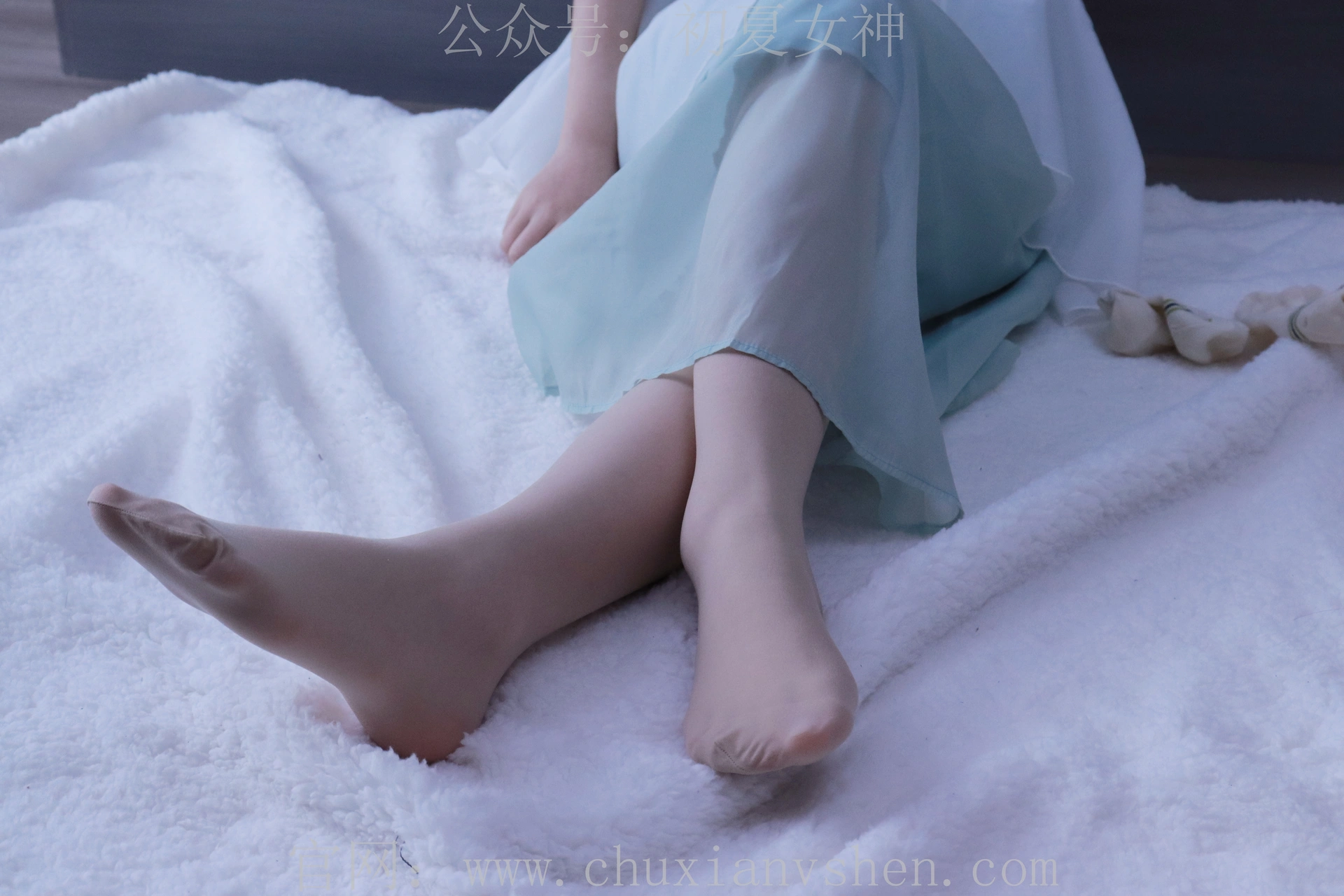 初夏女神 NO.009 念念 绿野仙踪M码连衣裙搭回力球鞋[120P+1V／5.53GB]