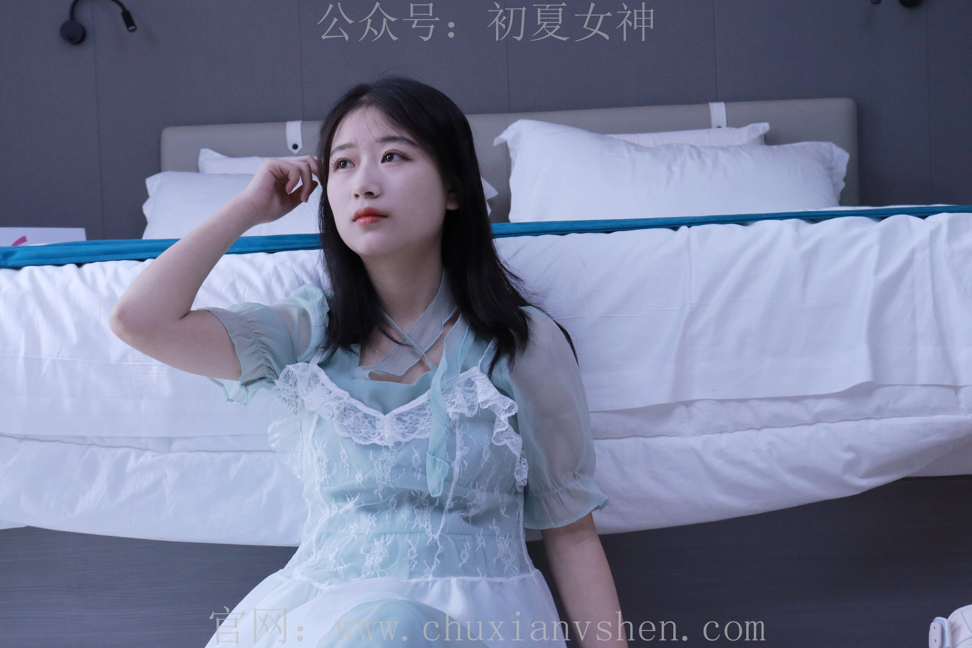 初夏女神 NO.009 念念 绿野仙踪M码连衣裙搭回力球鞋[120P+1V／5.53GB]