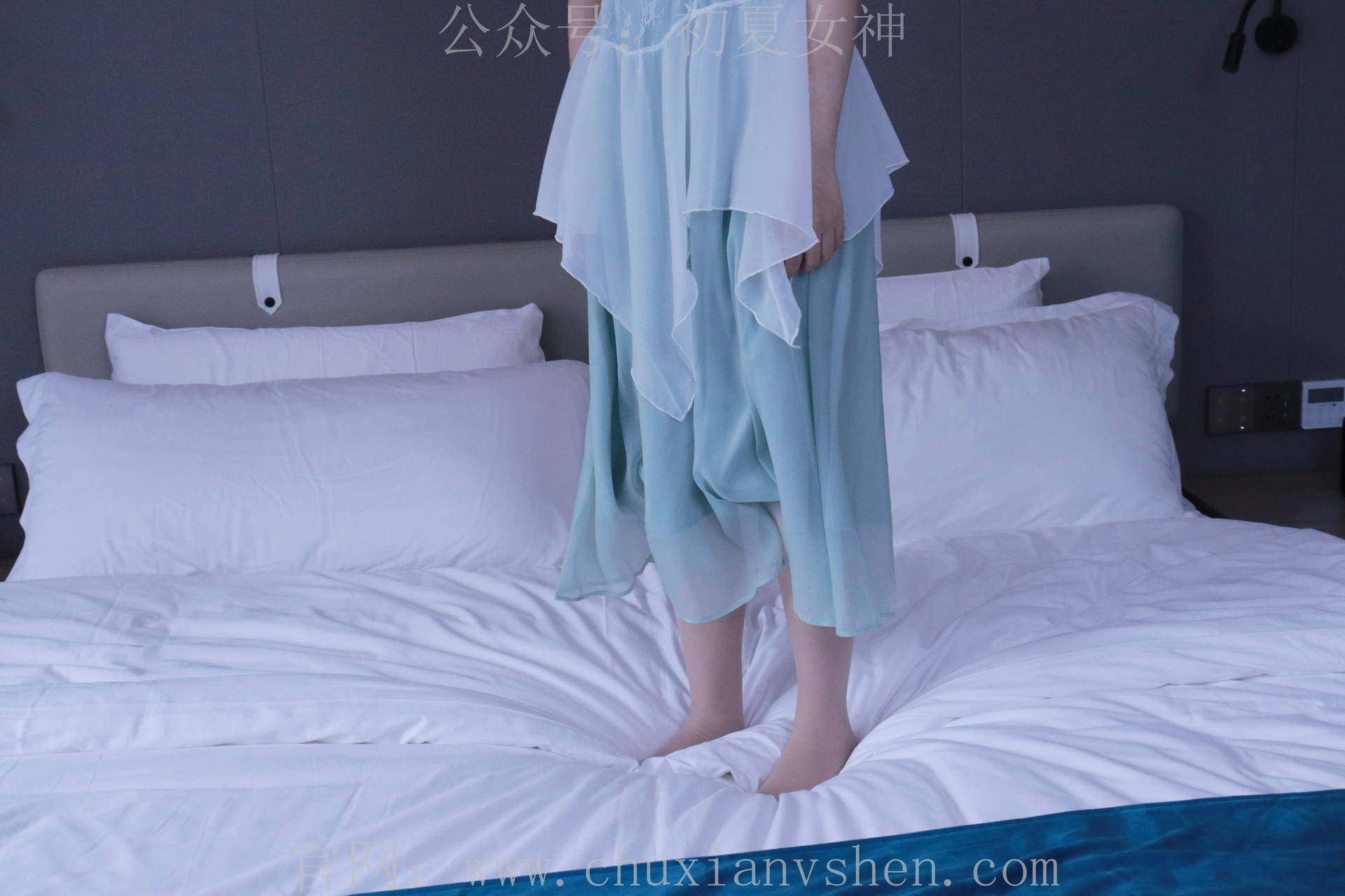 初夏女神 NO.009 念念 绿野仙踪M码连衣裙搭回力球鞋[120P+1V／5.53GB]