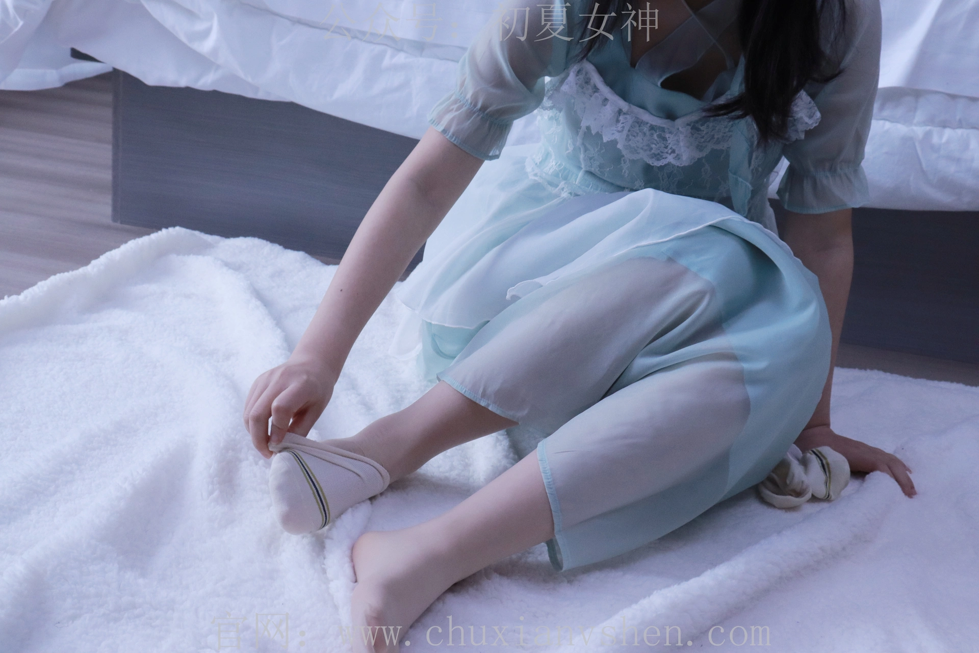 初夏女神 NO.009 念念 绿野仙踪M码连衣裙搭回力球鞋[120P+1V／5.53GB]
